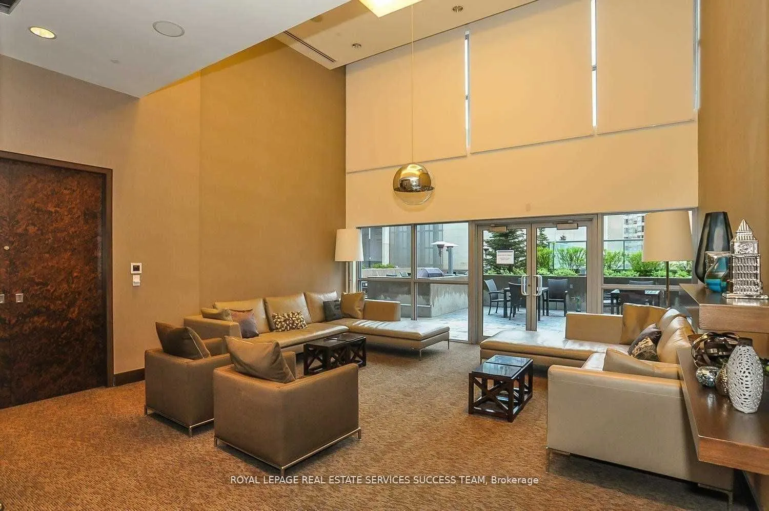 386 Yonge Street W, #4713