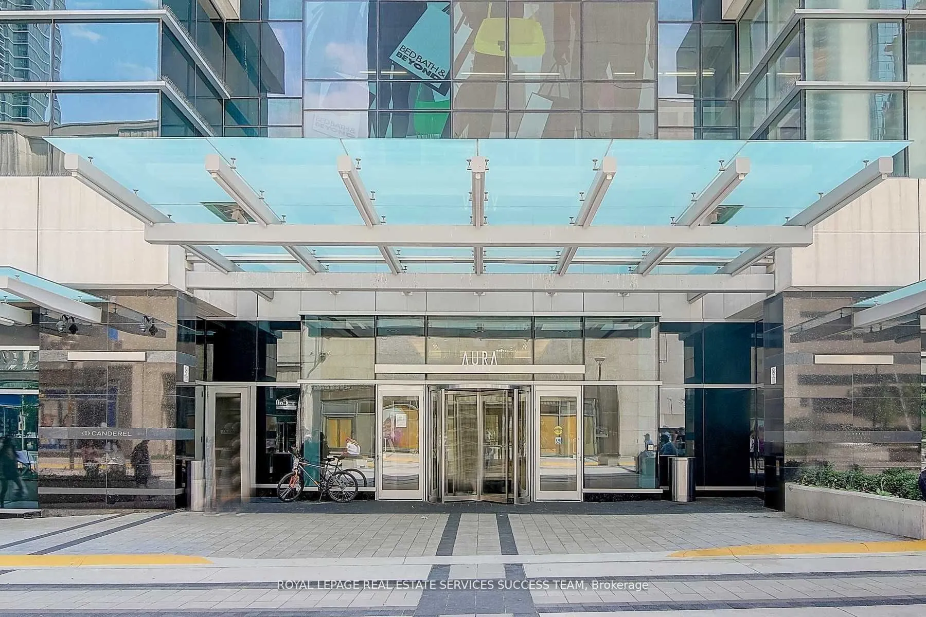 386 Yonge Street W, #4713