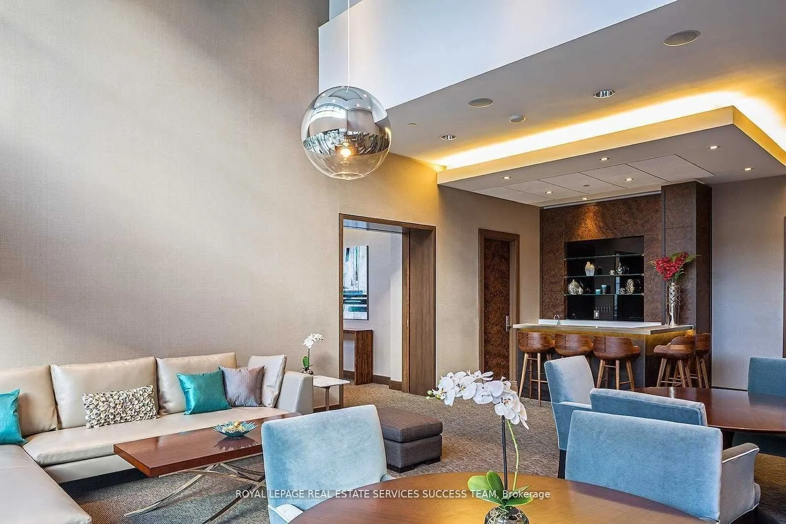 386 Yonge Street W, #4713