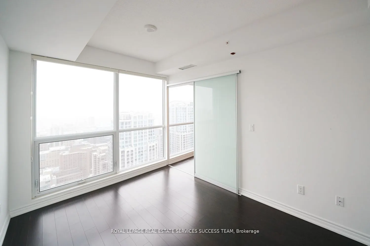 386 Yonge Street W, #4713