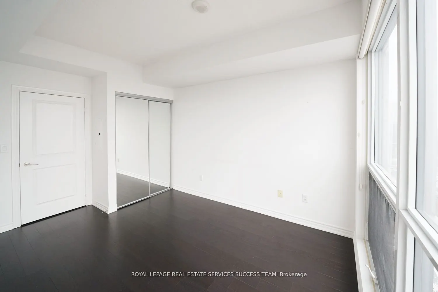 386 Yonge Street W, #4713