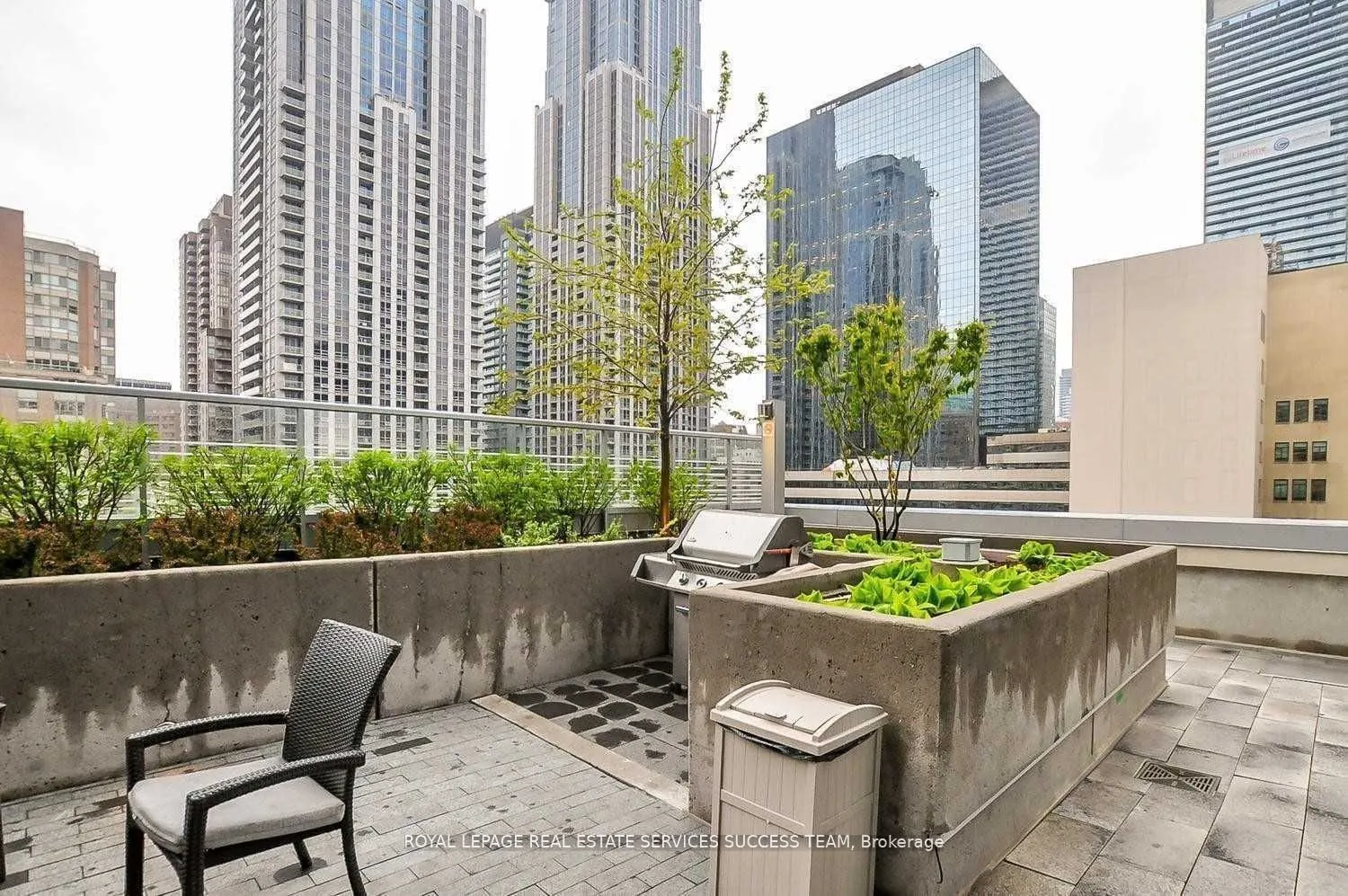 386 Yonge Street W, #4713