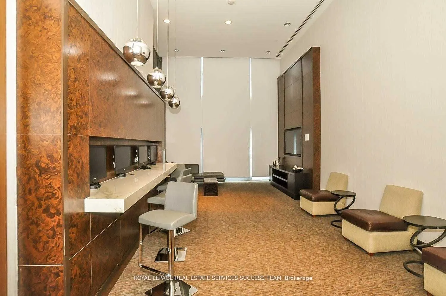 386 Yonge Street W, #4713