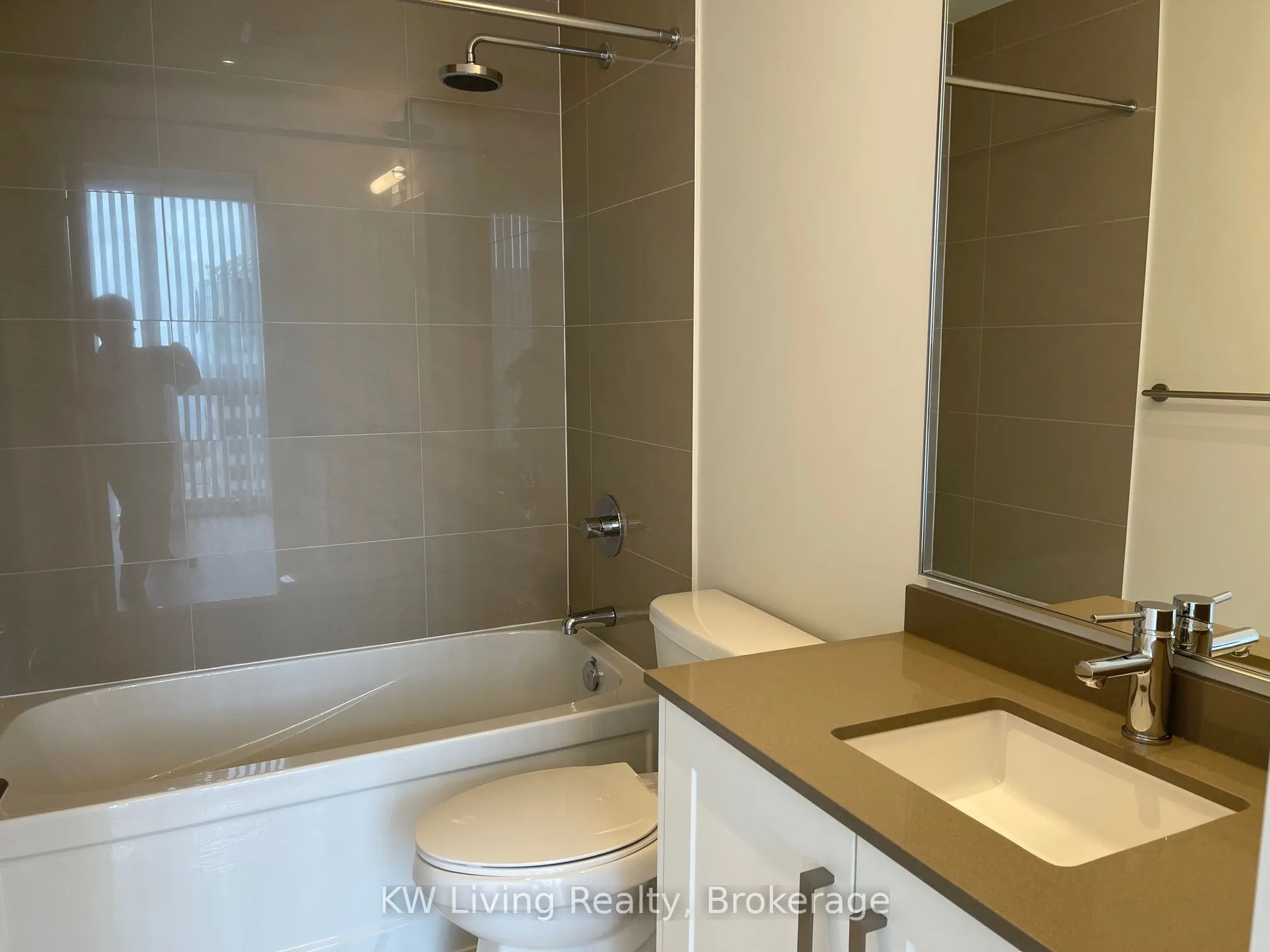 99 John Street, #3204