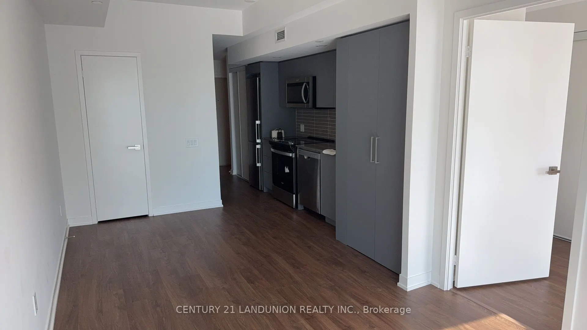 500 Wilson Avenue, #207