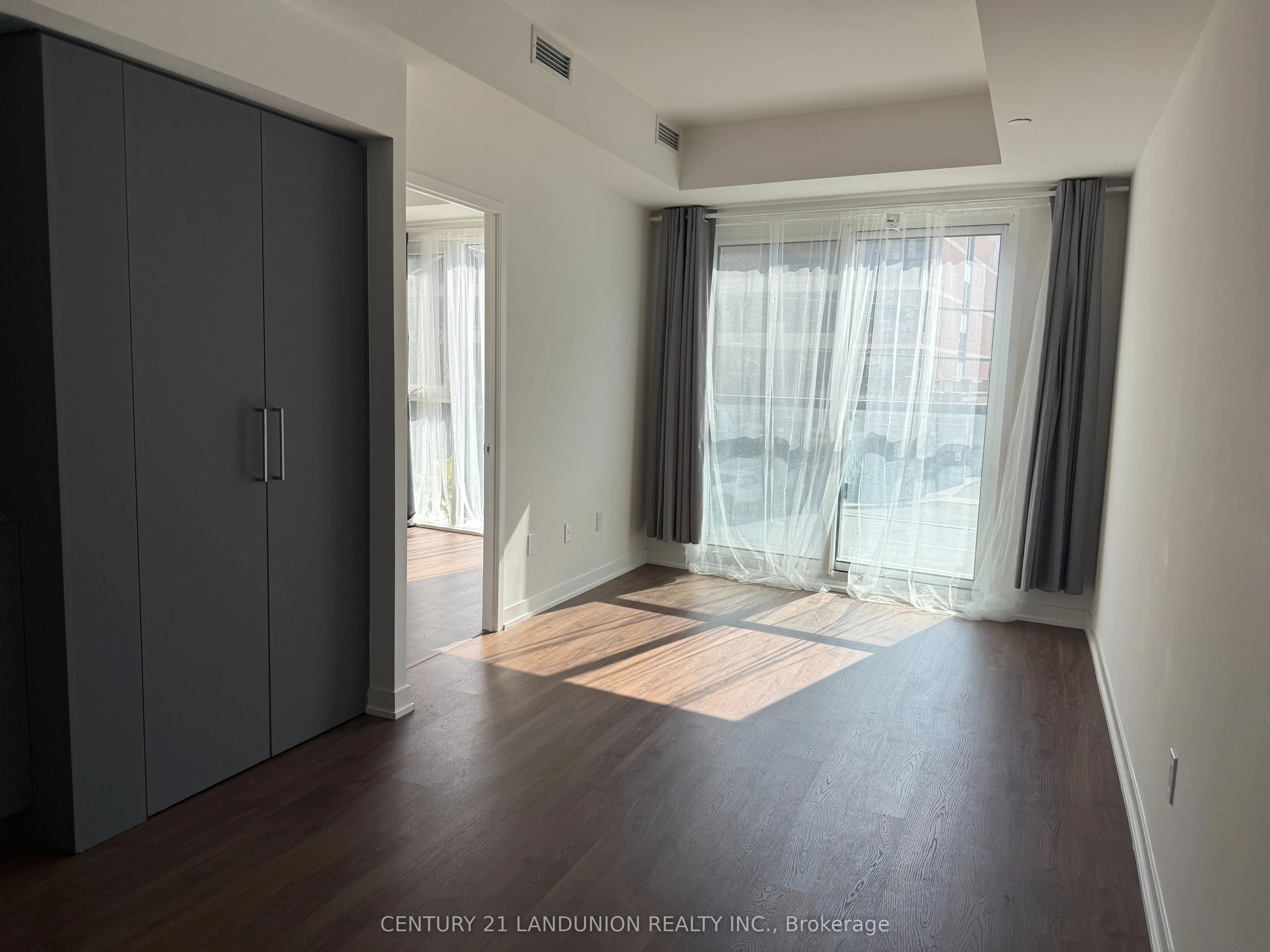 500 Wilson Avenue, #207
