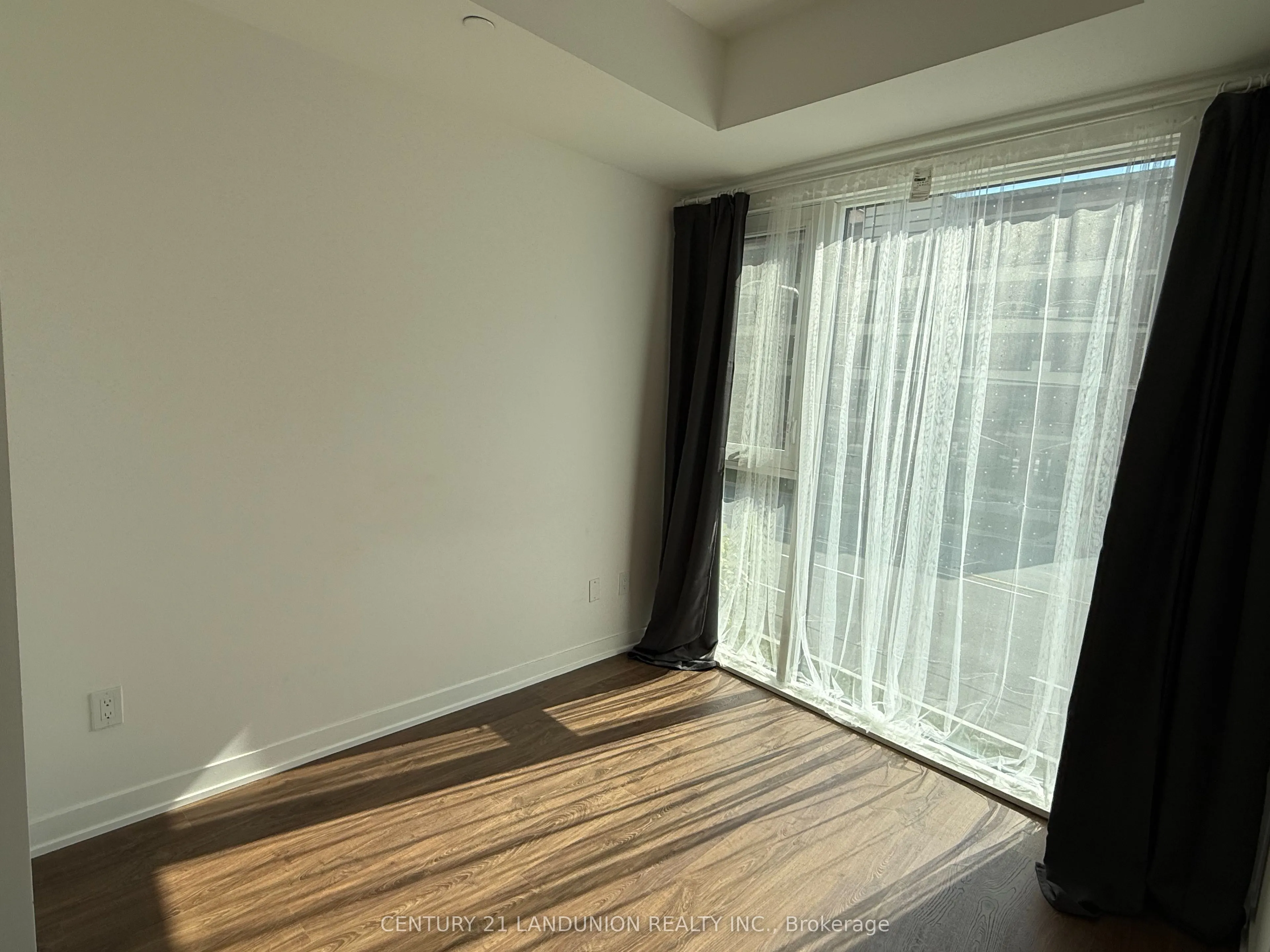500 Wilson Avenue, #207