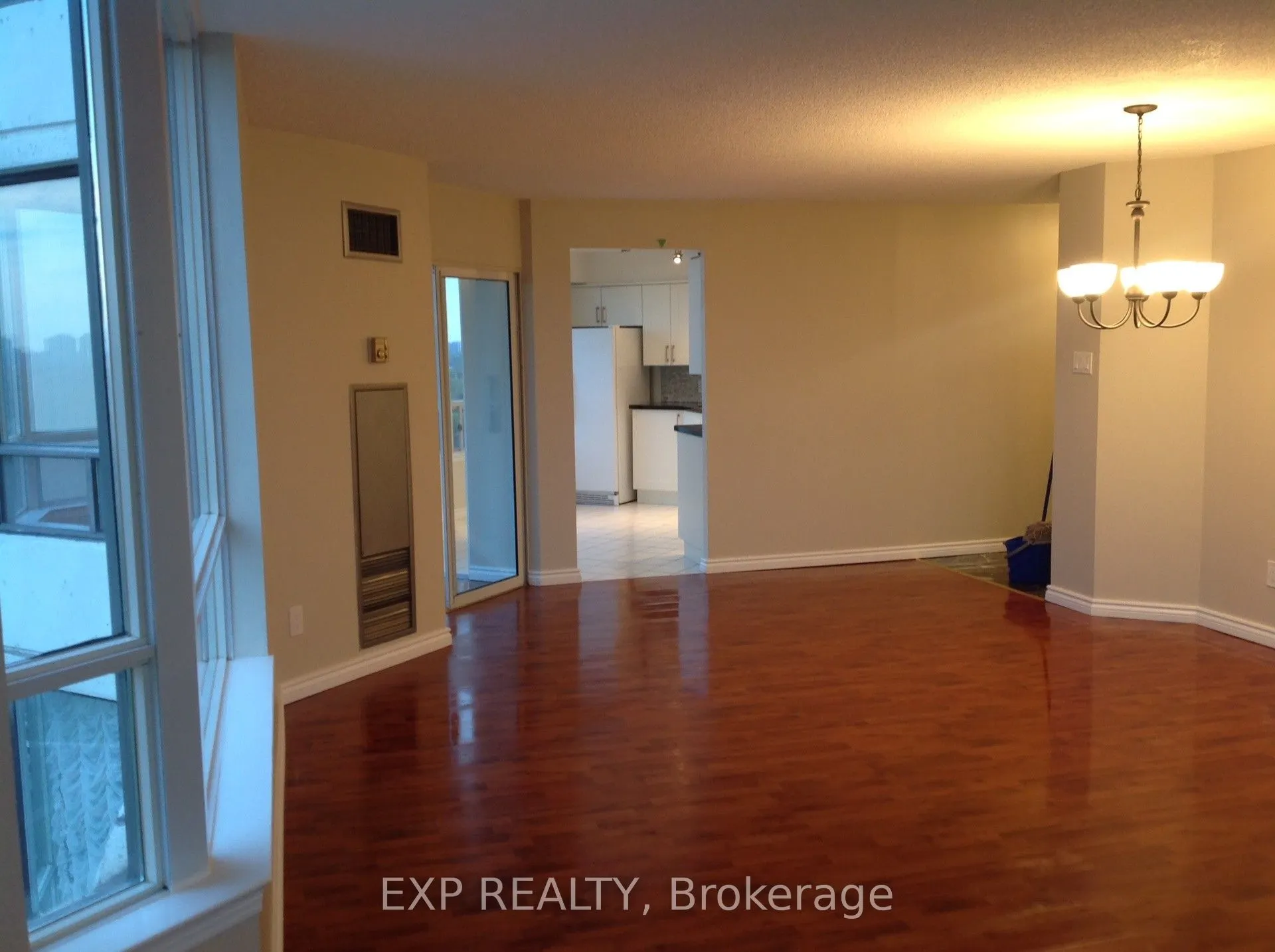 1121 Steeles Avenue W