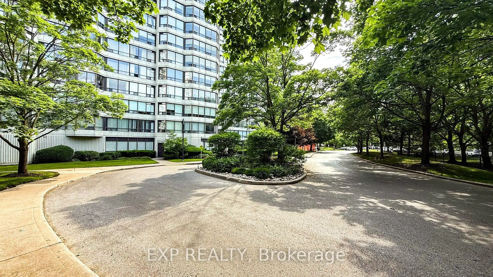 1121 Steeles Avenue W