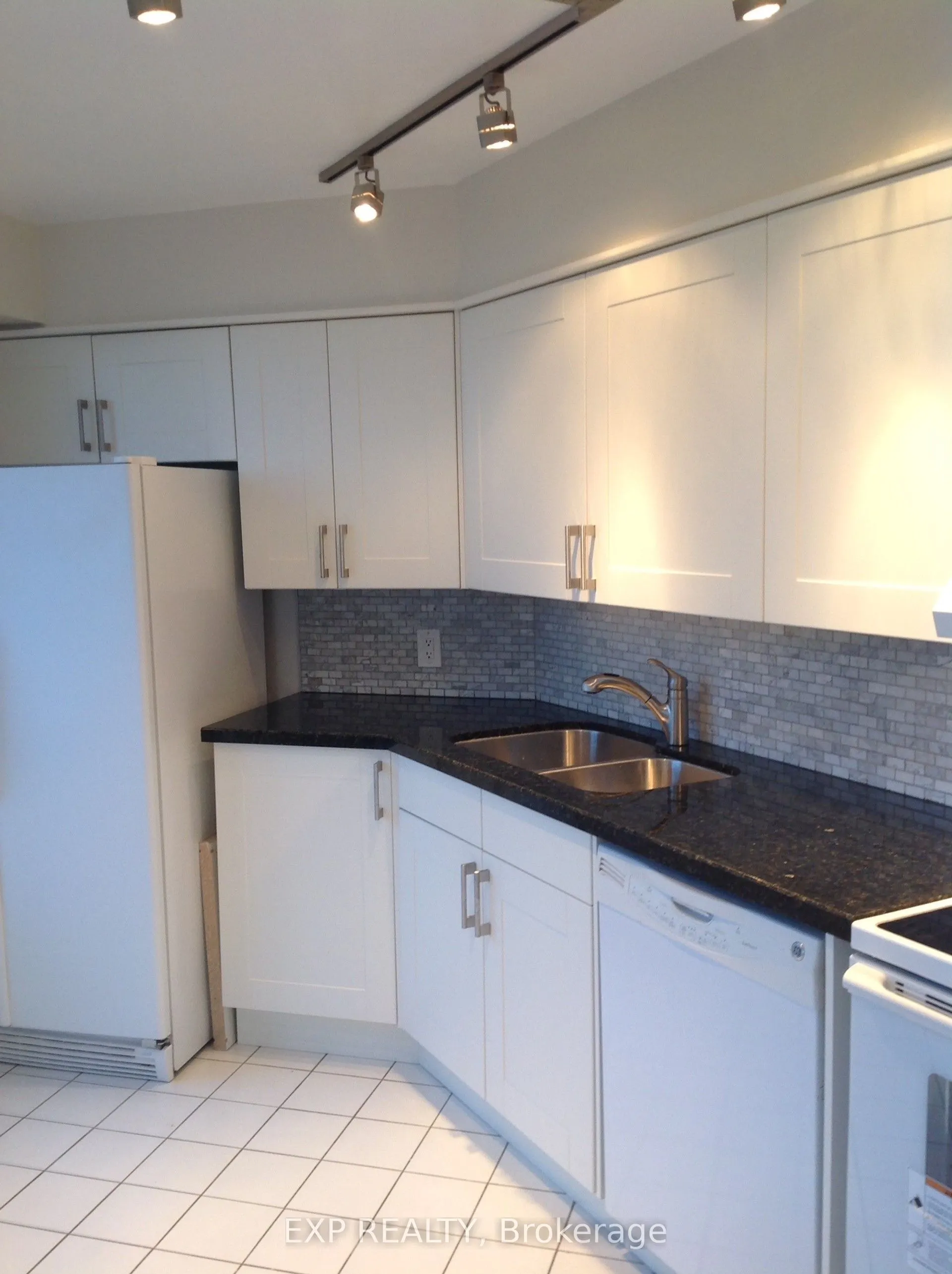 1121 Steeles Avenue W