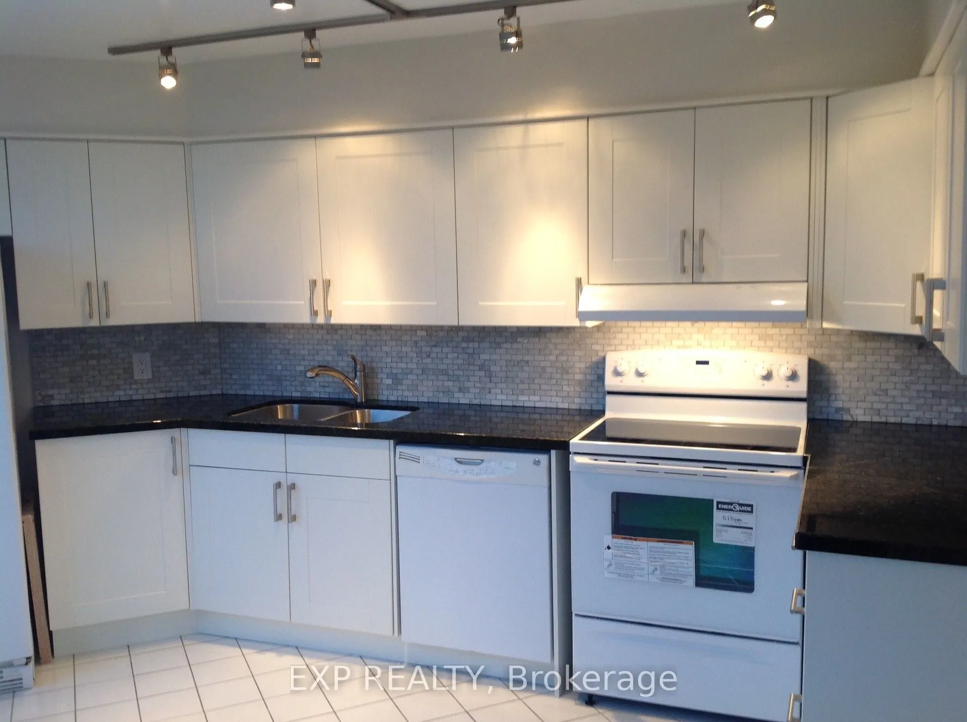 1121 Steeles Avenue W