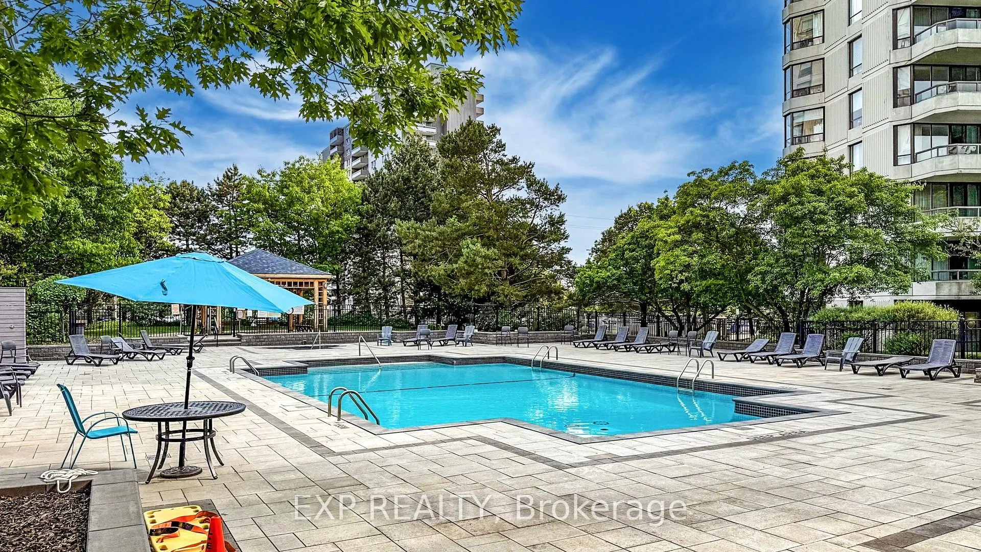 1121 Steeles Avenue W