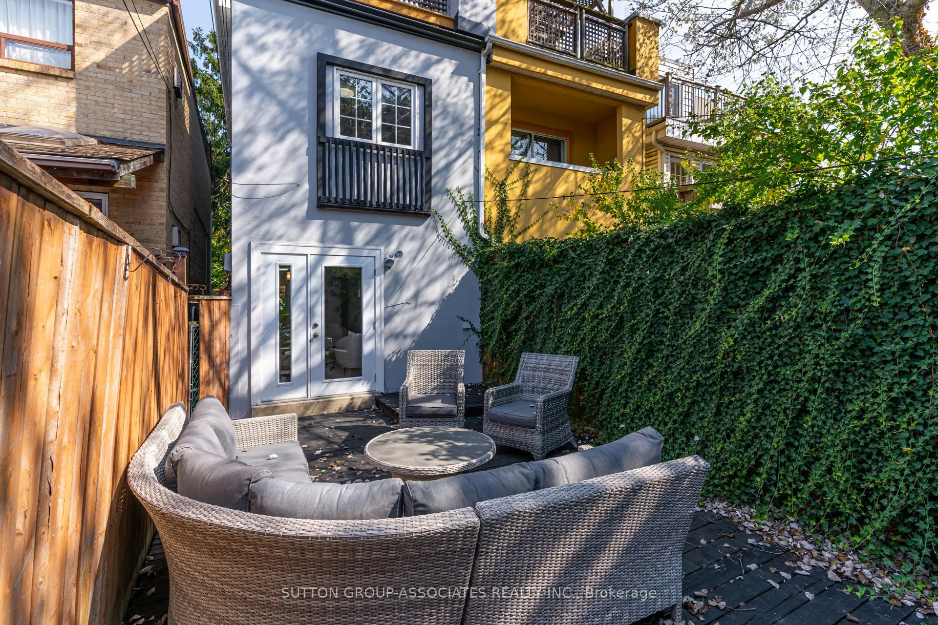 832 Manning Avenue