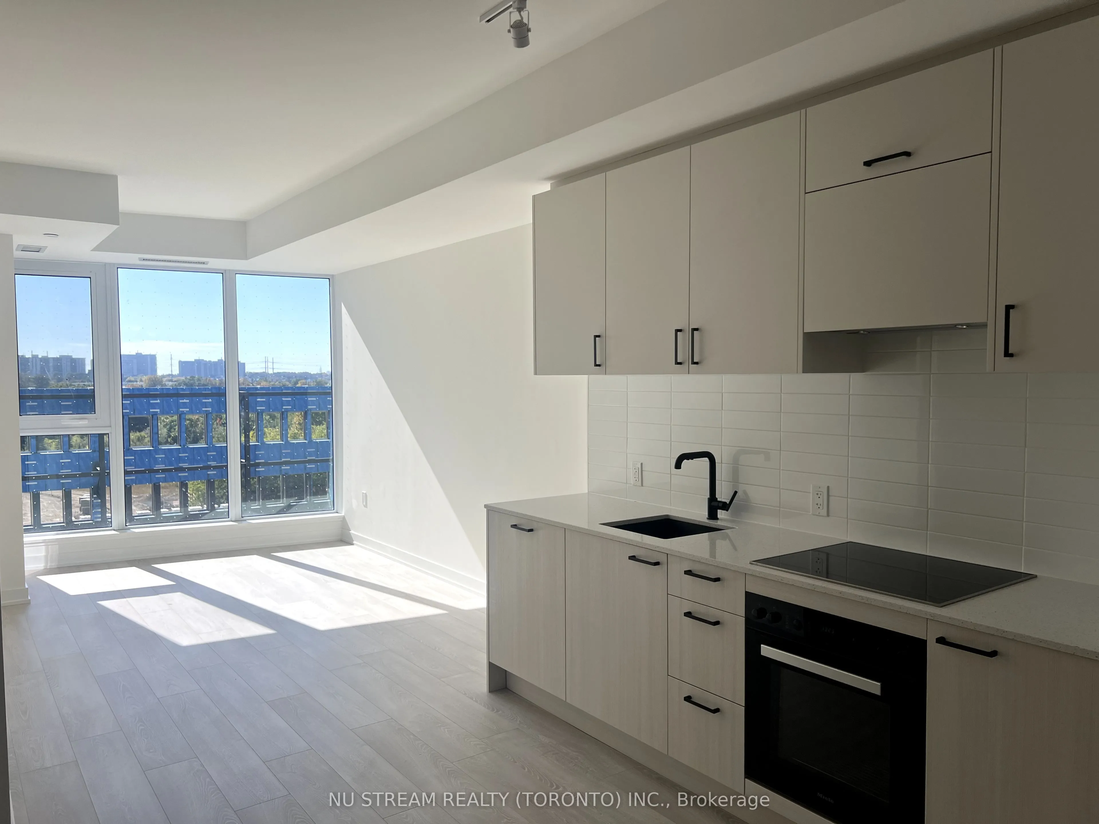1 Kyle Lowry Road, #425