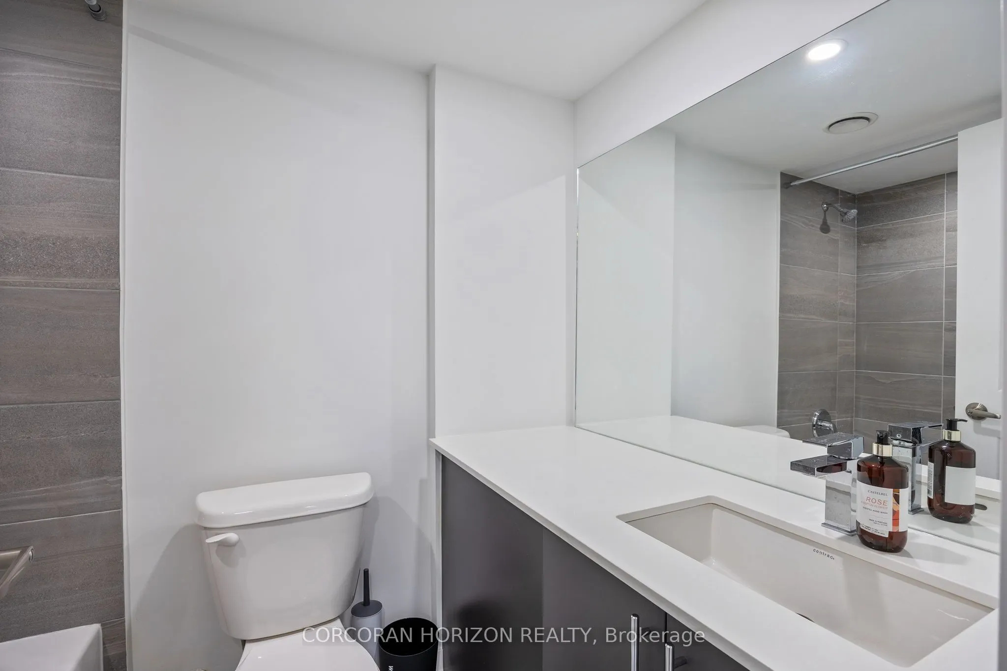 8 Marquette Avenue, #2
