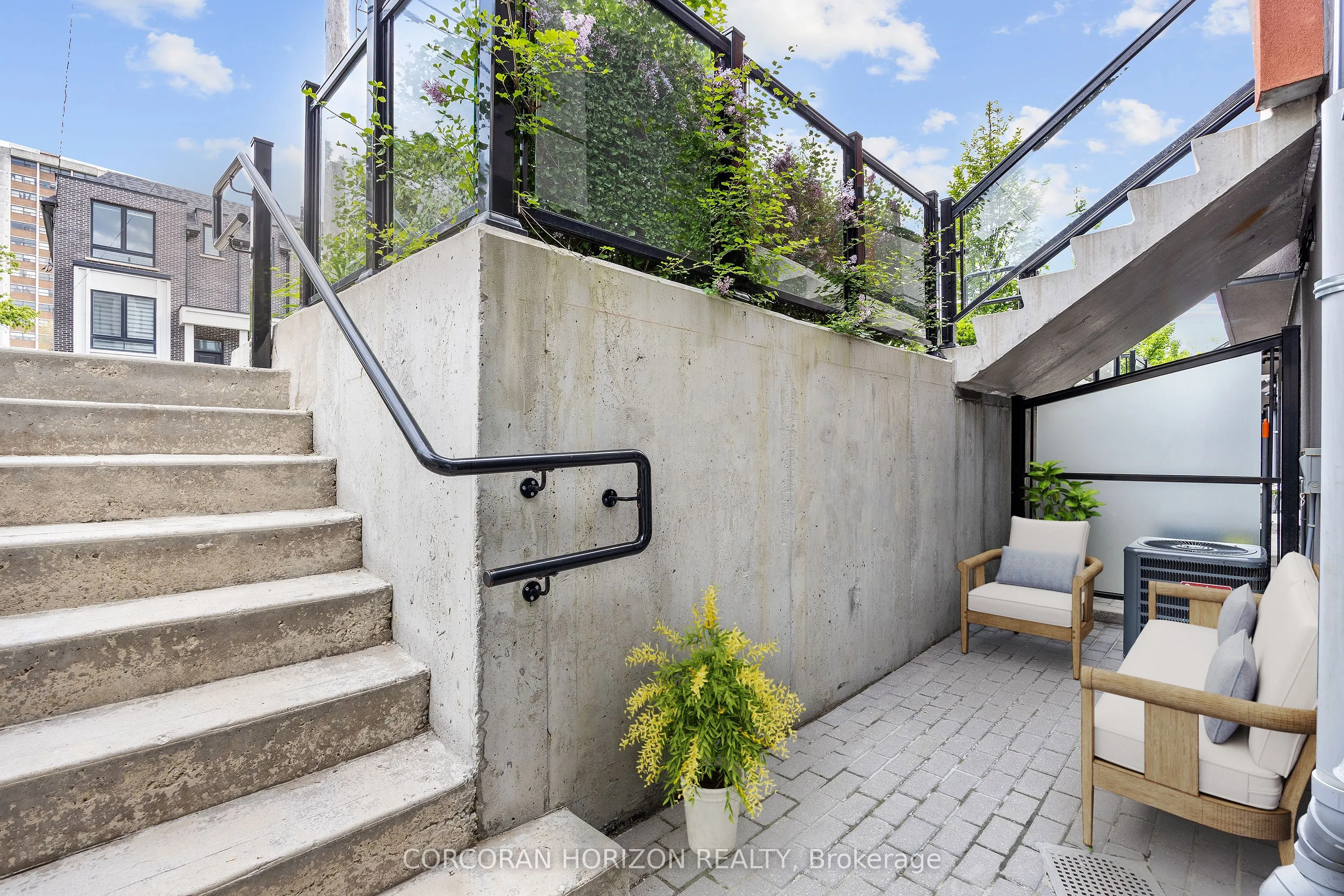 8 Marquette Avenue, #2
