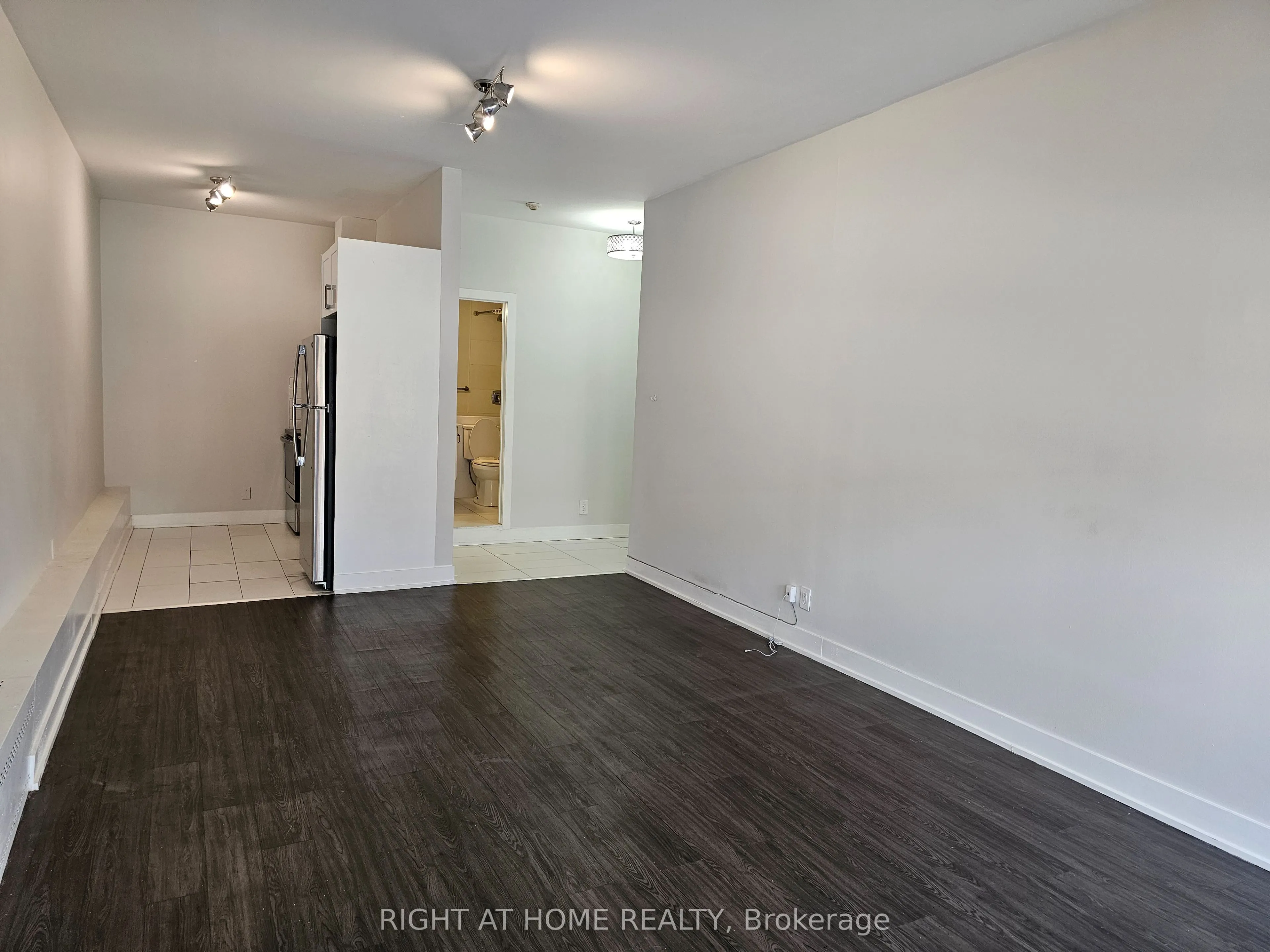 1807 Eglinton Avenue W, #201