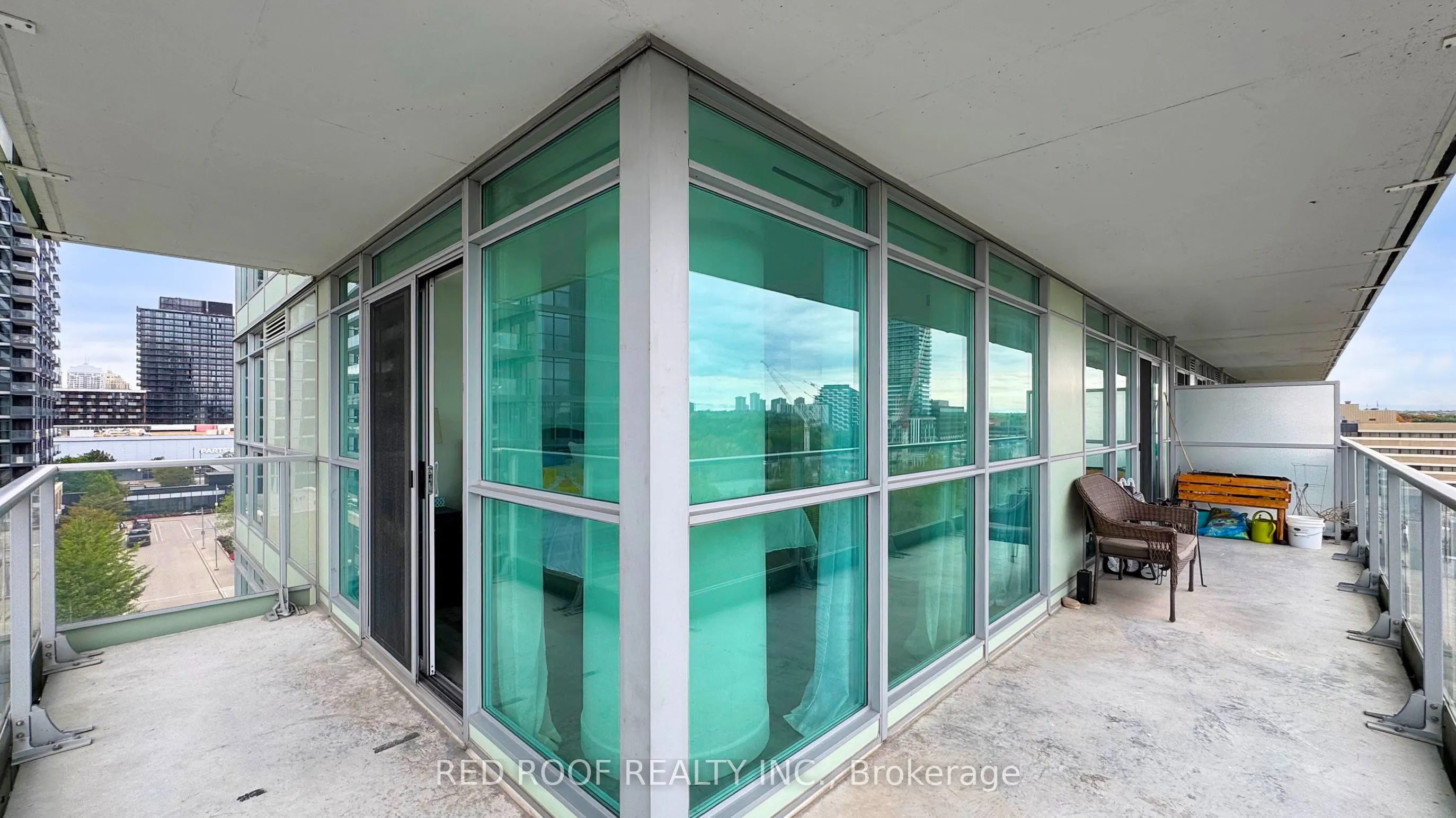 33 Singer Court, #711
