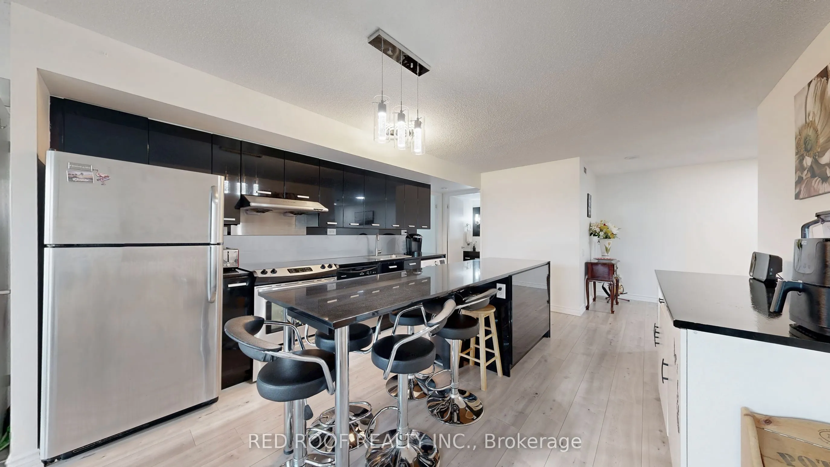 33 Singer Court #711