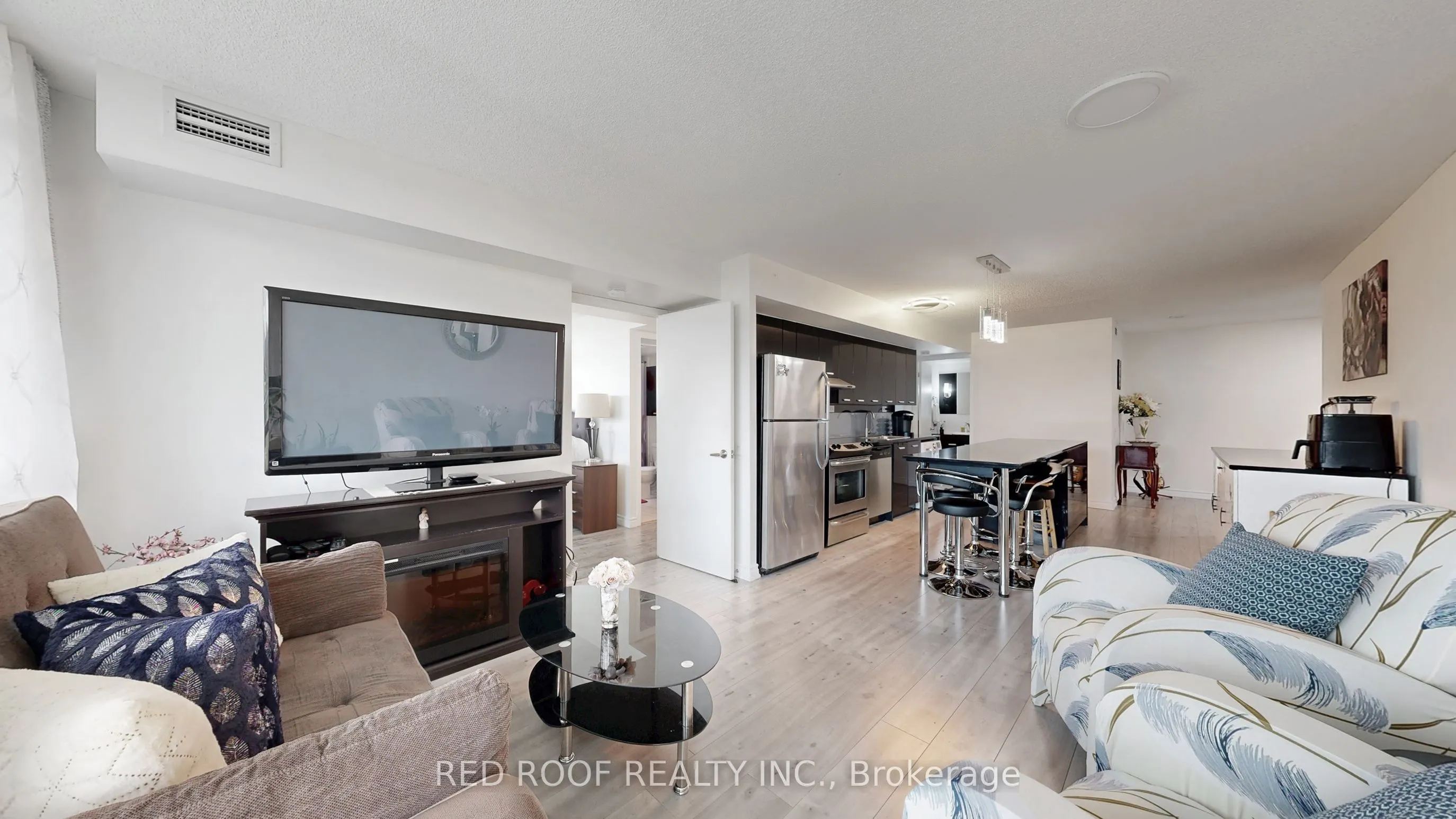 33 Singer Court, #711