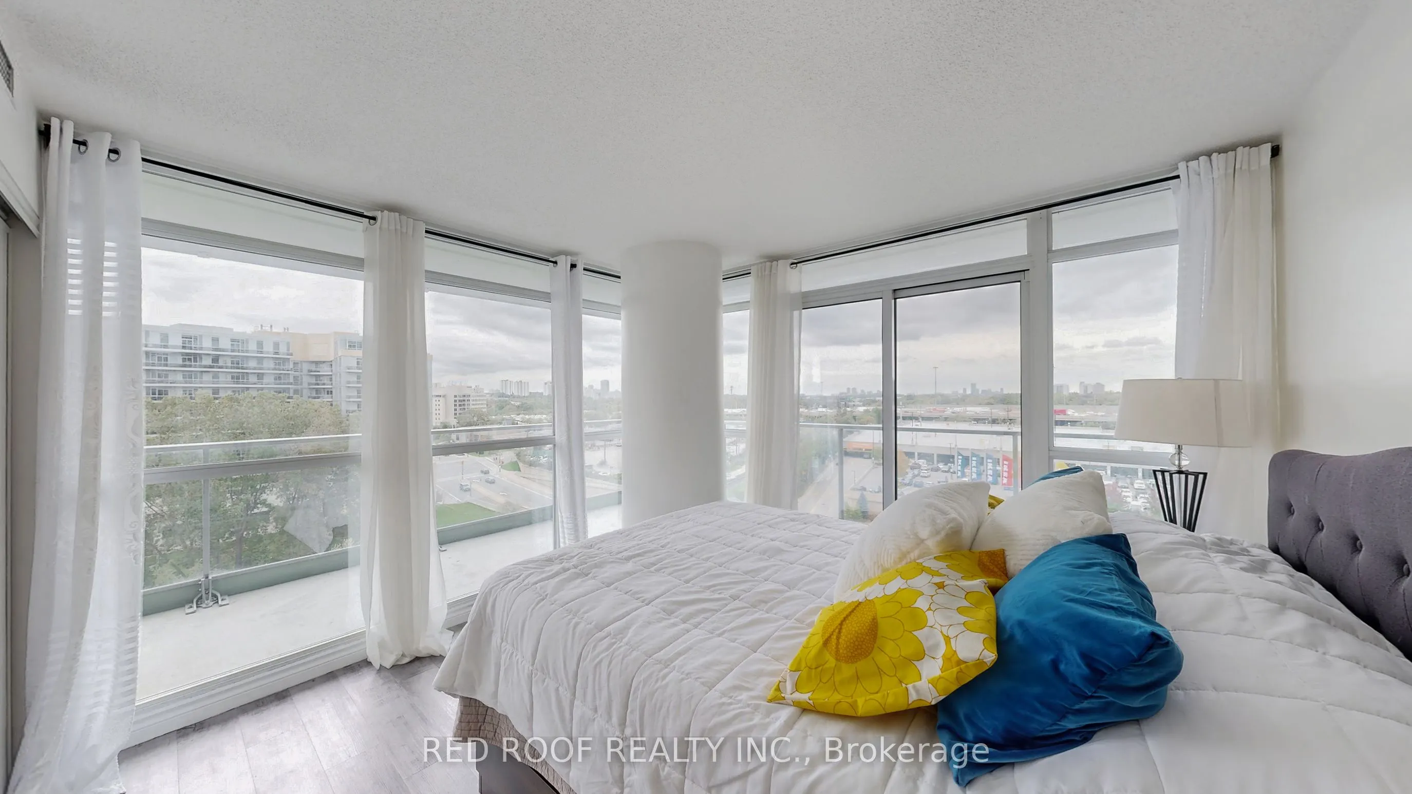 33 Singer Court, #711