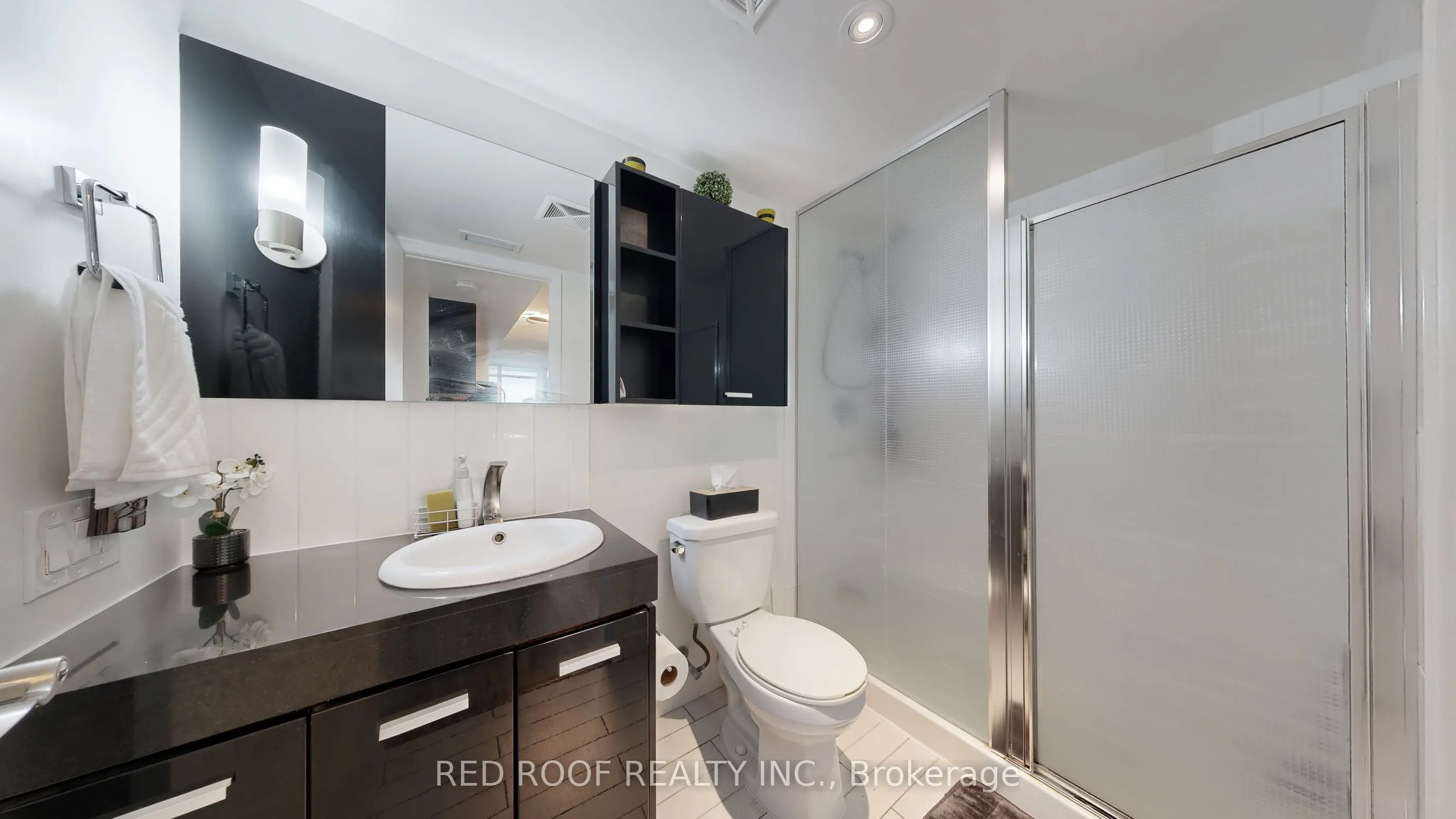 33 Singer Court, #711