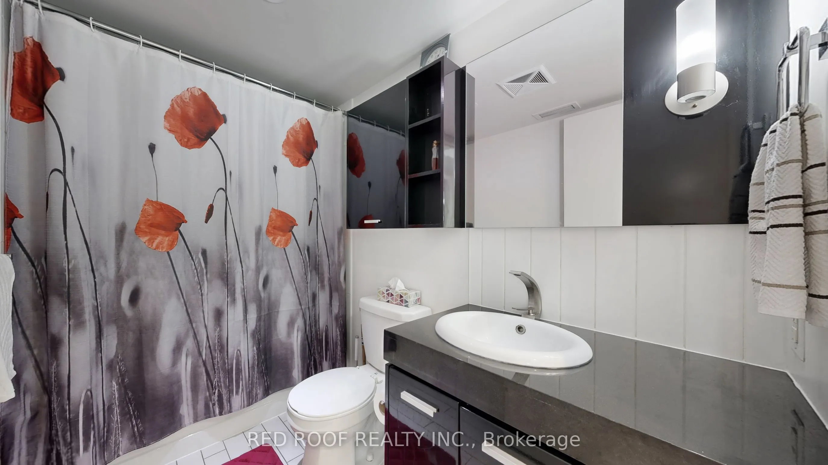 33 Singer Court, #711