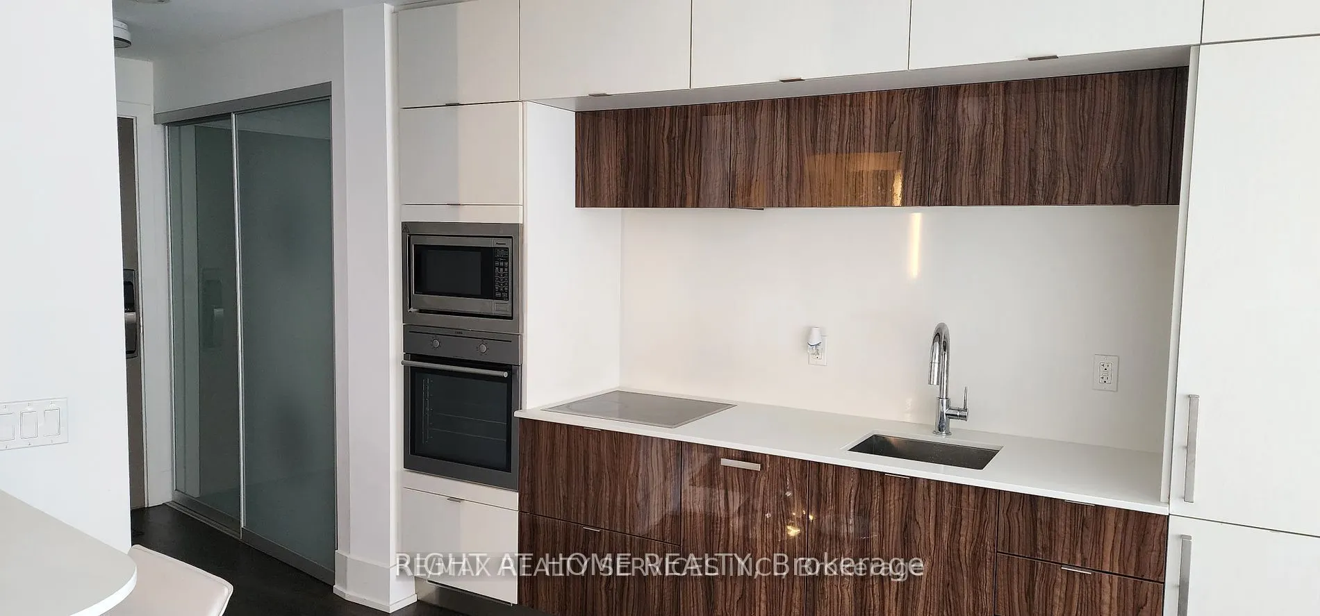 10 York Street, #3712