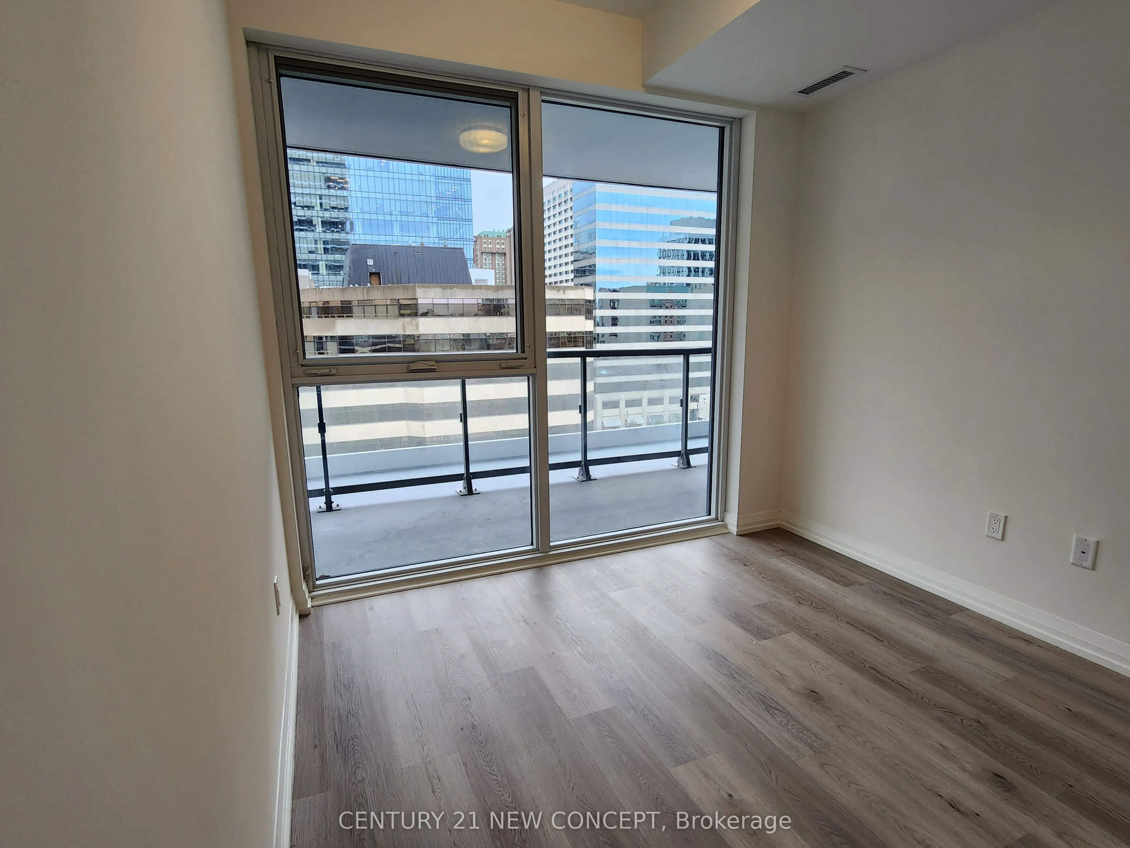 280 Dundas Street, #703