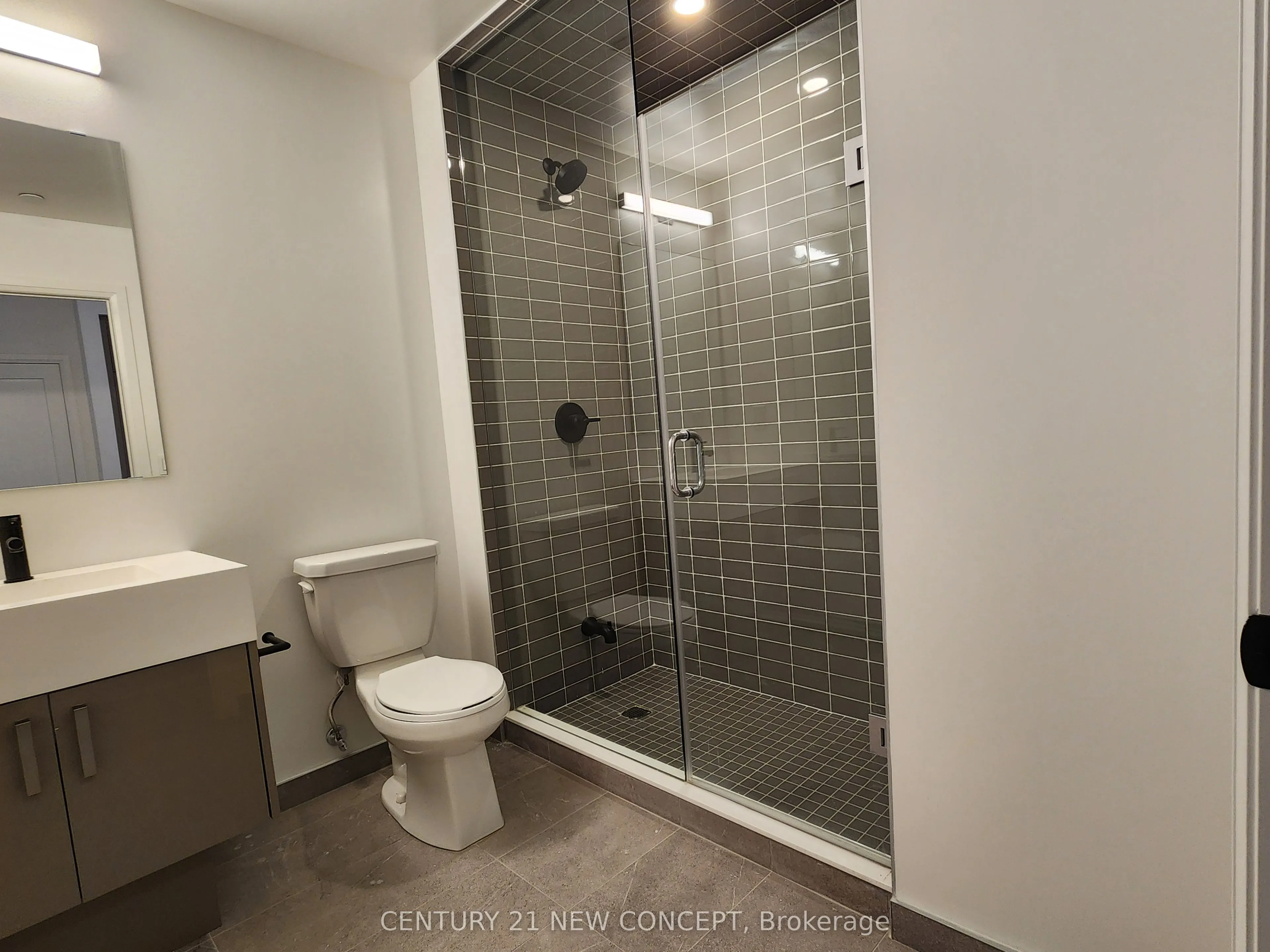 280 Dundas Street, #703