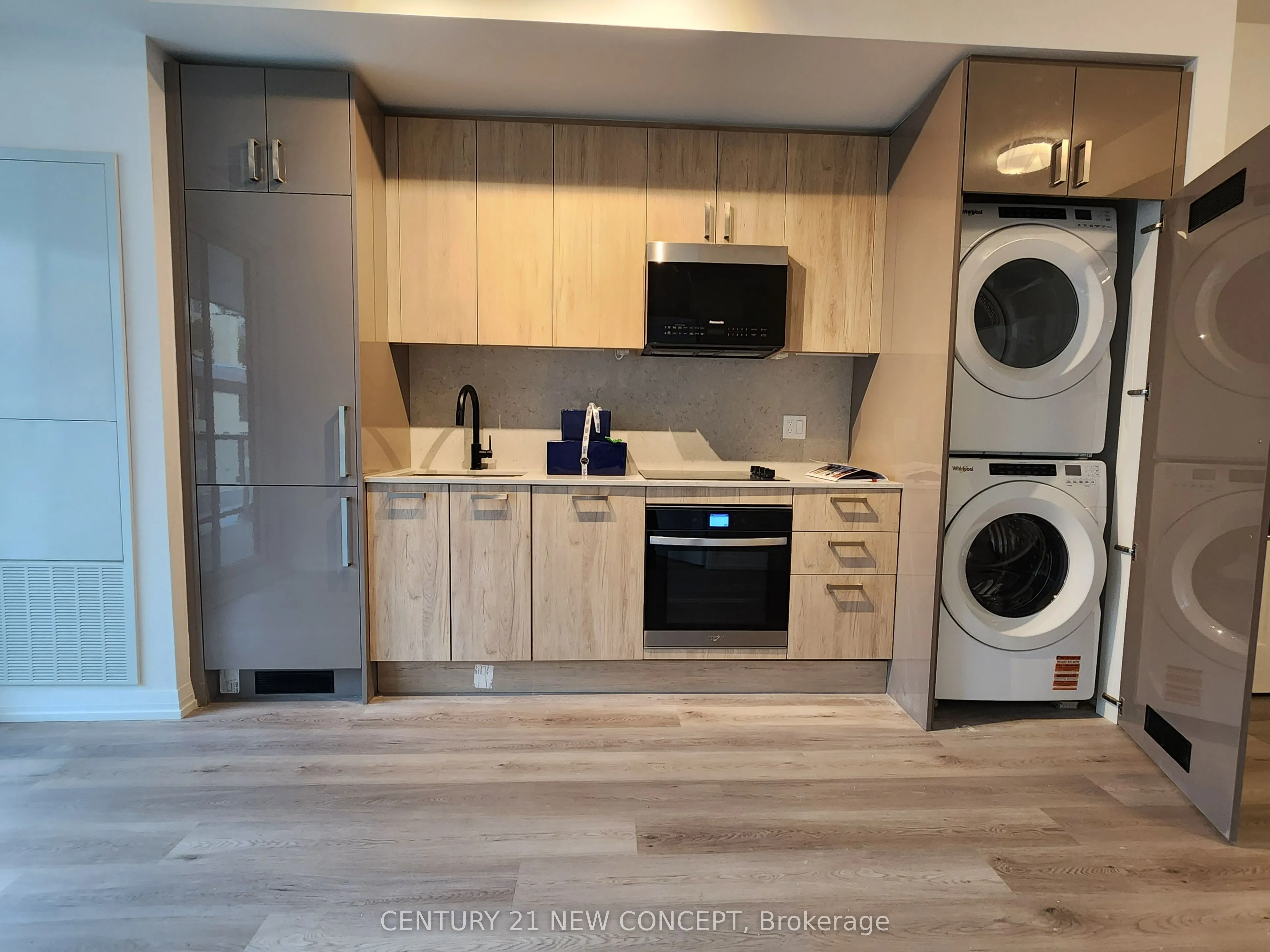 280 Dundas Street, #703