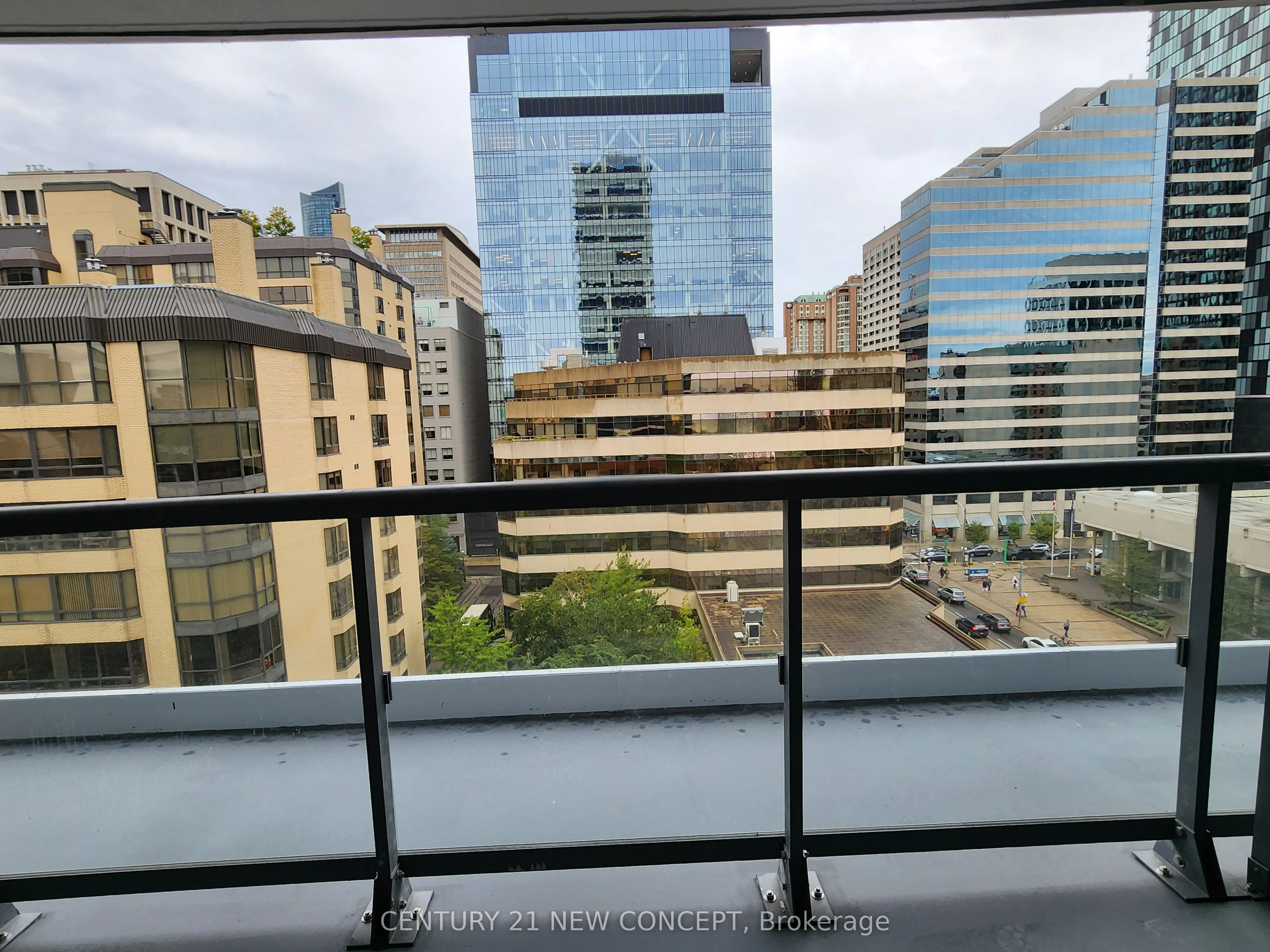 280 Dundas Street, #703