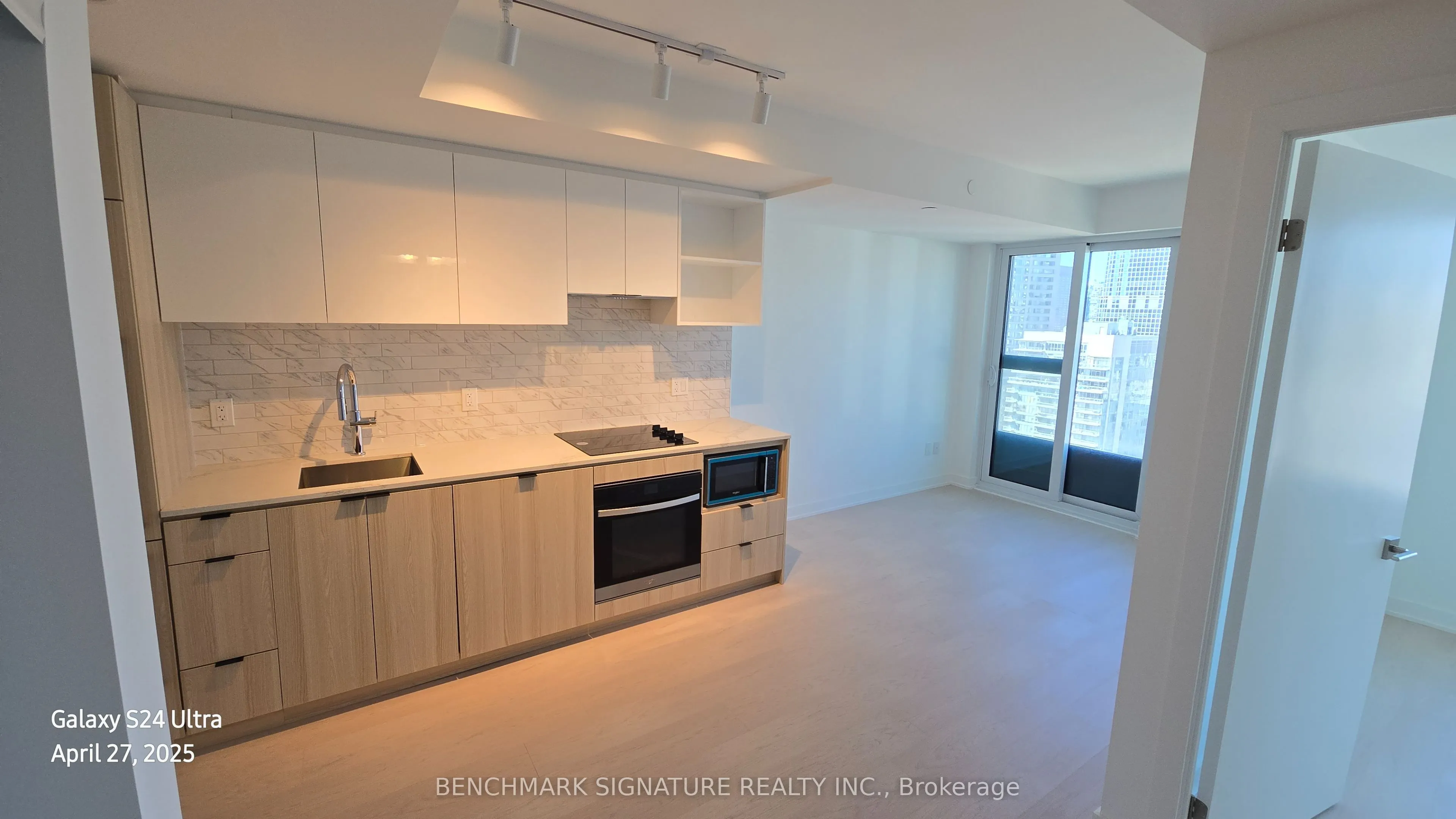 252 Church Street, #2716