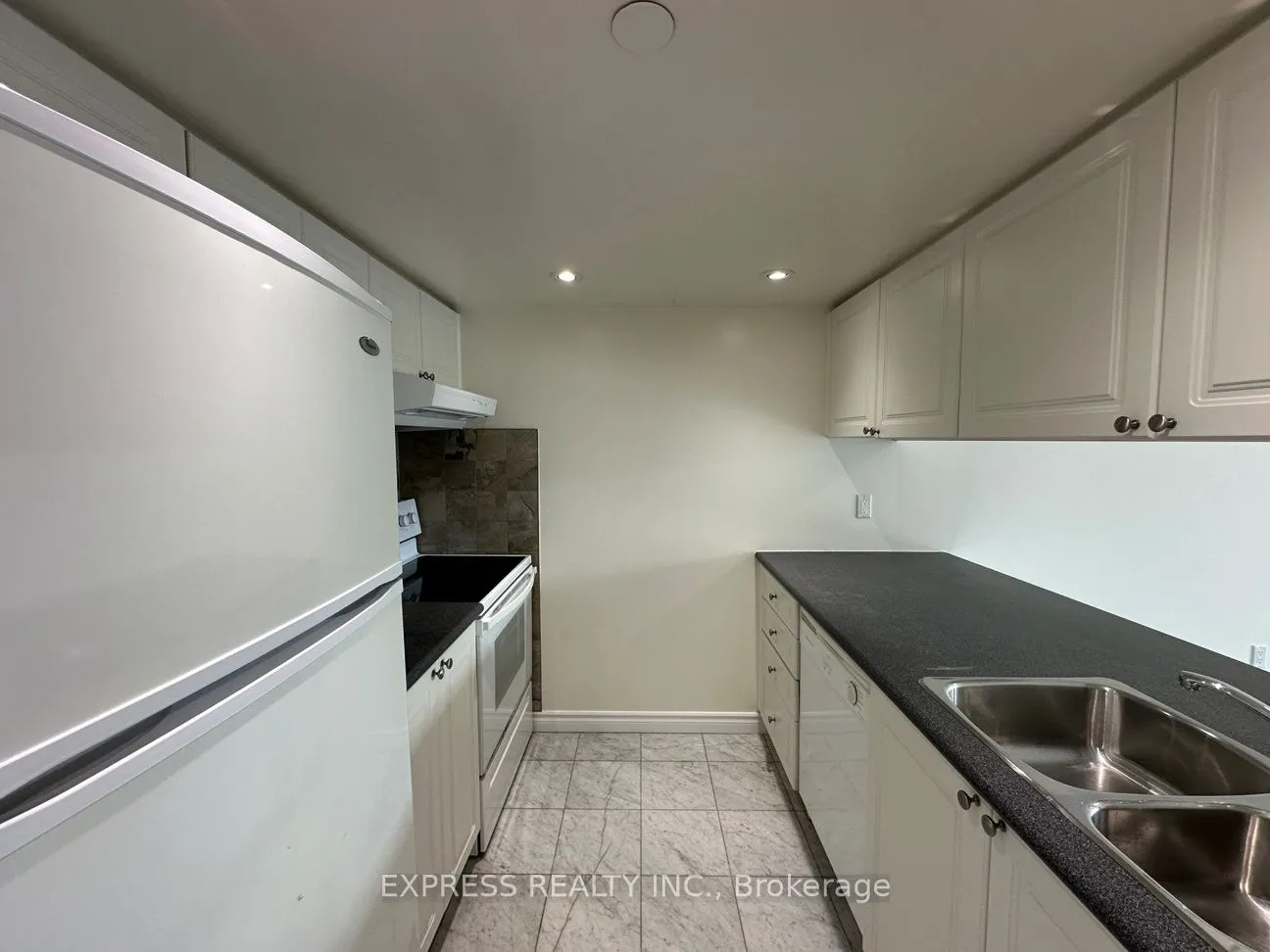 38 Elm Street, #1212