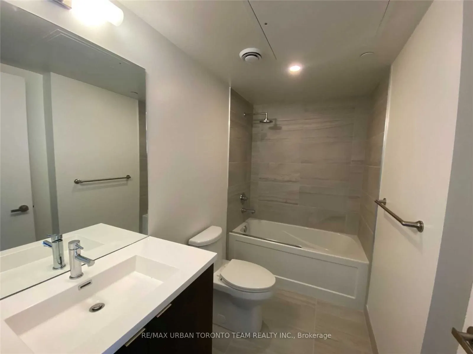 138 Downes Street, #3309