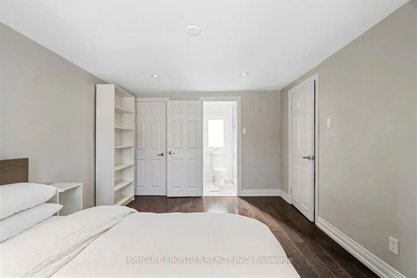 289 Burnett Avenue, #Main Floor