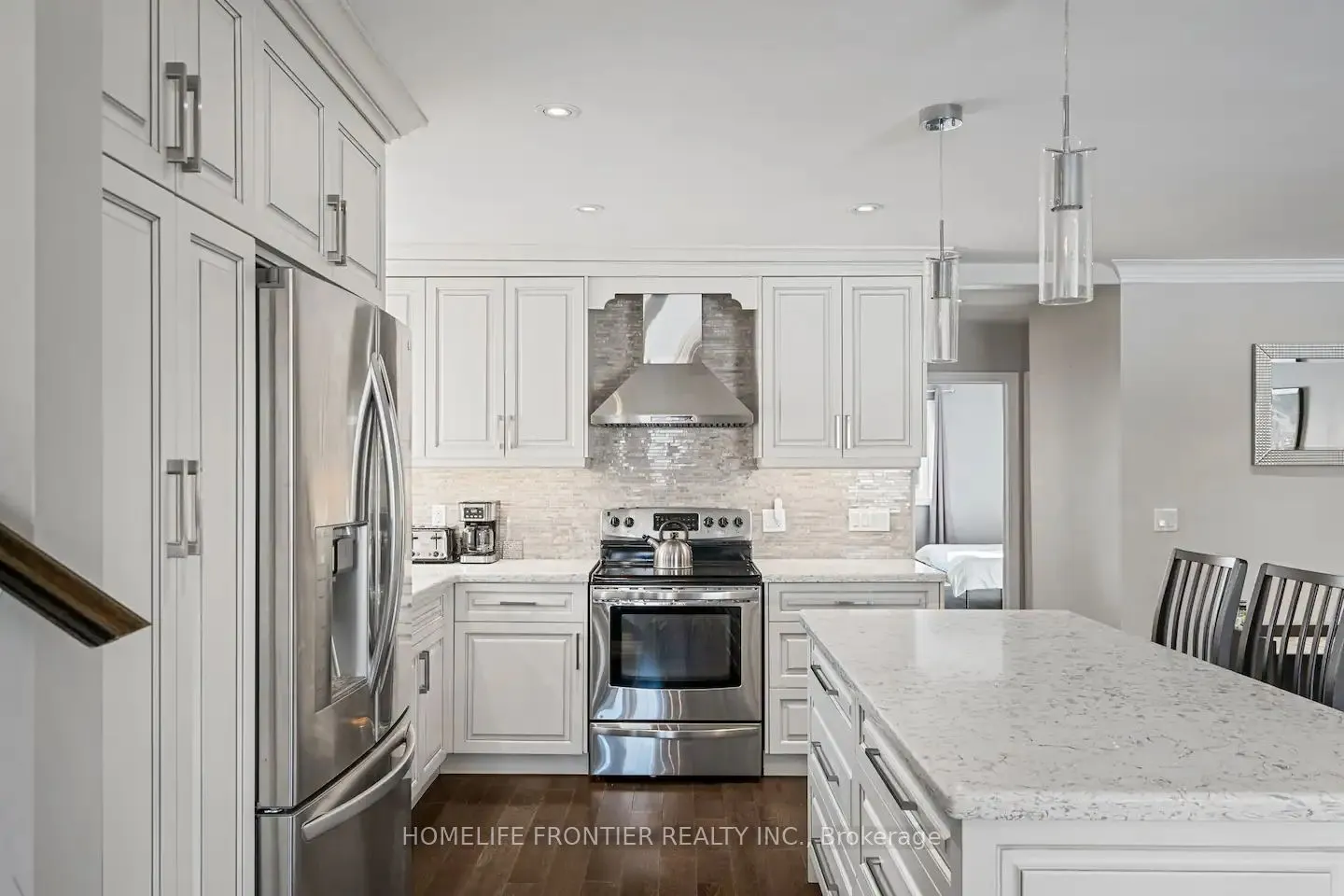 289 Burnett Avenue, #Main Floor