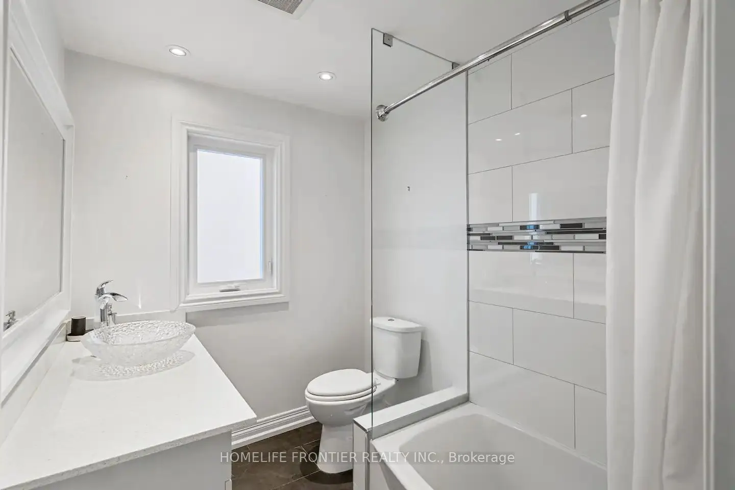 289 Burnett Avenue, #Main Floor