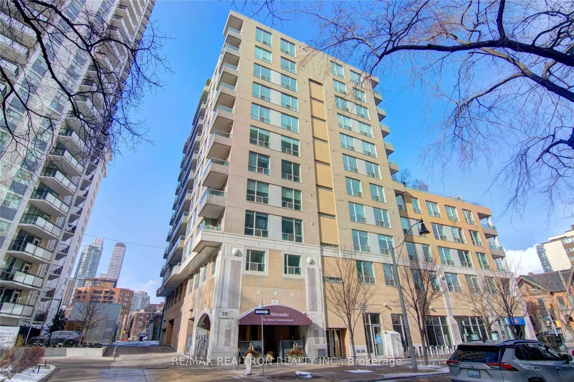 70 Alexander Street, #401