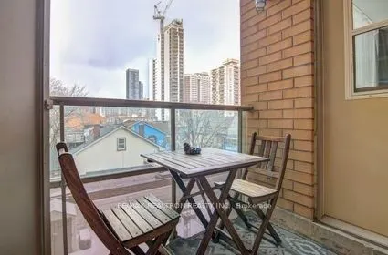 70 Alexander Street, #401