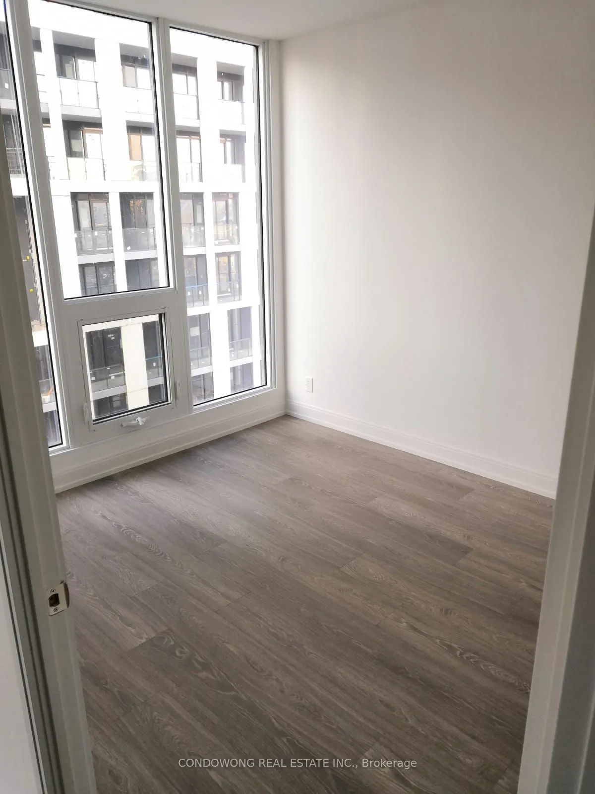 181 Dundas Street E, #615