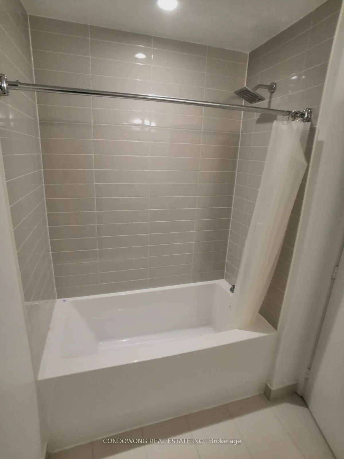 181 Dundas Street E, #615