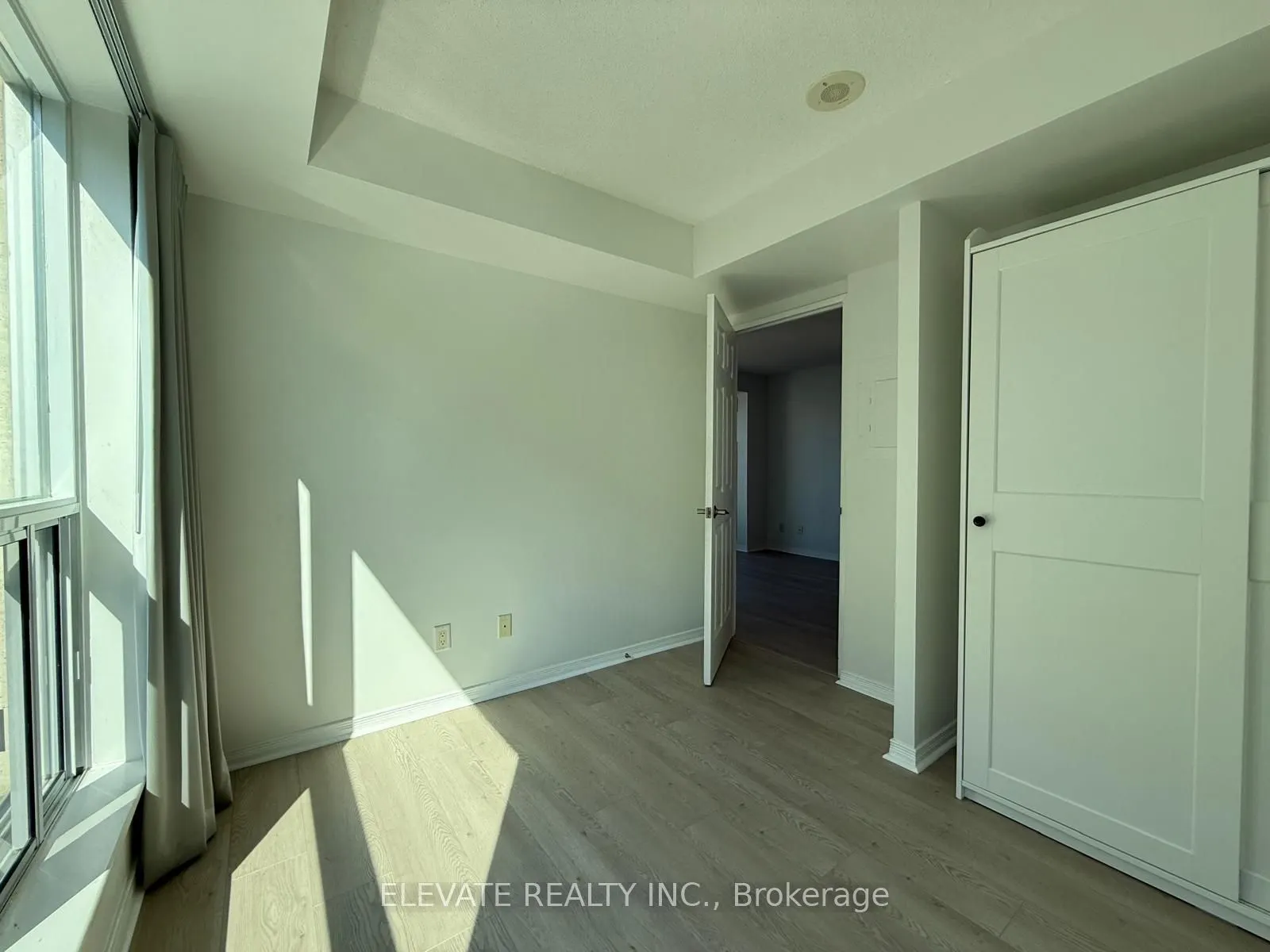 230 King Street E, #1216