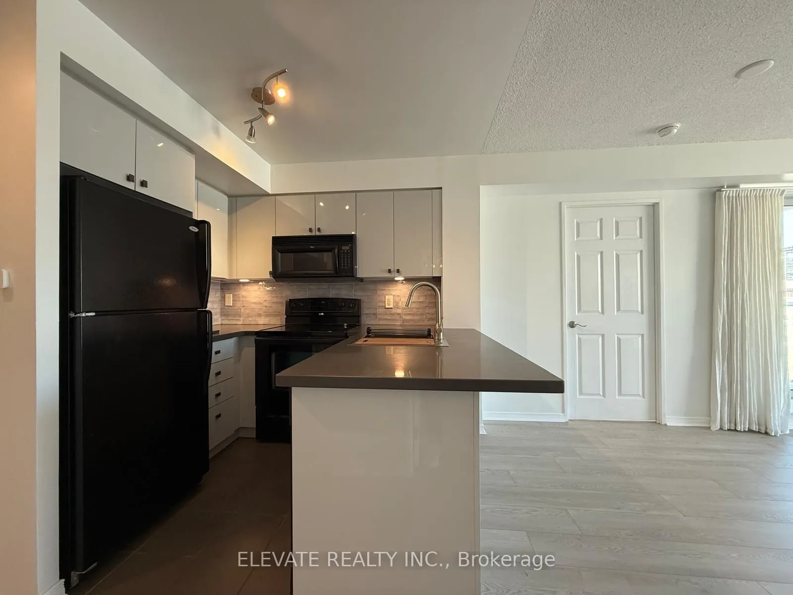 230 King Street E, #1216