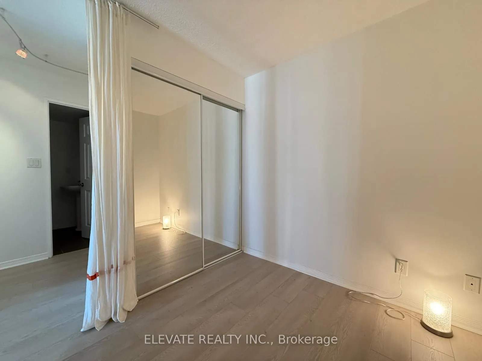 230 King Street E, #1216