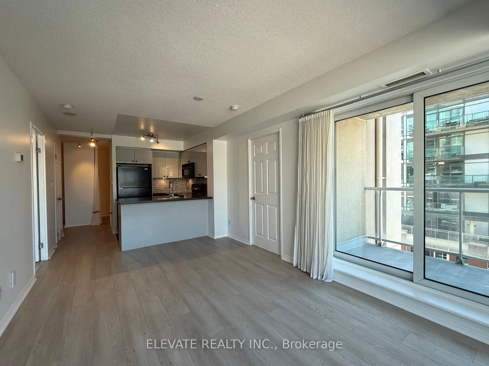 230 King Street E, #1216