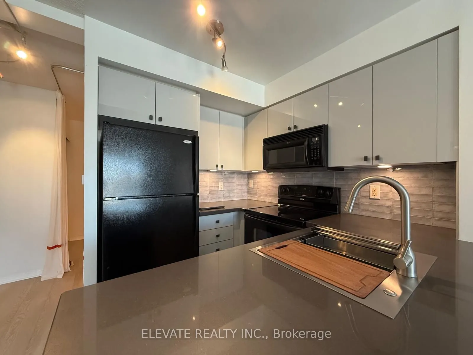 230 King Street E, #1216