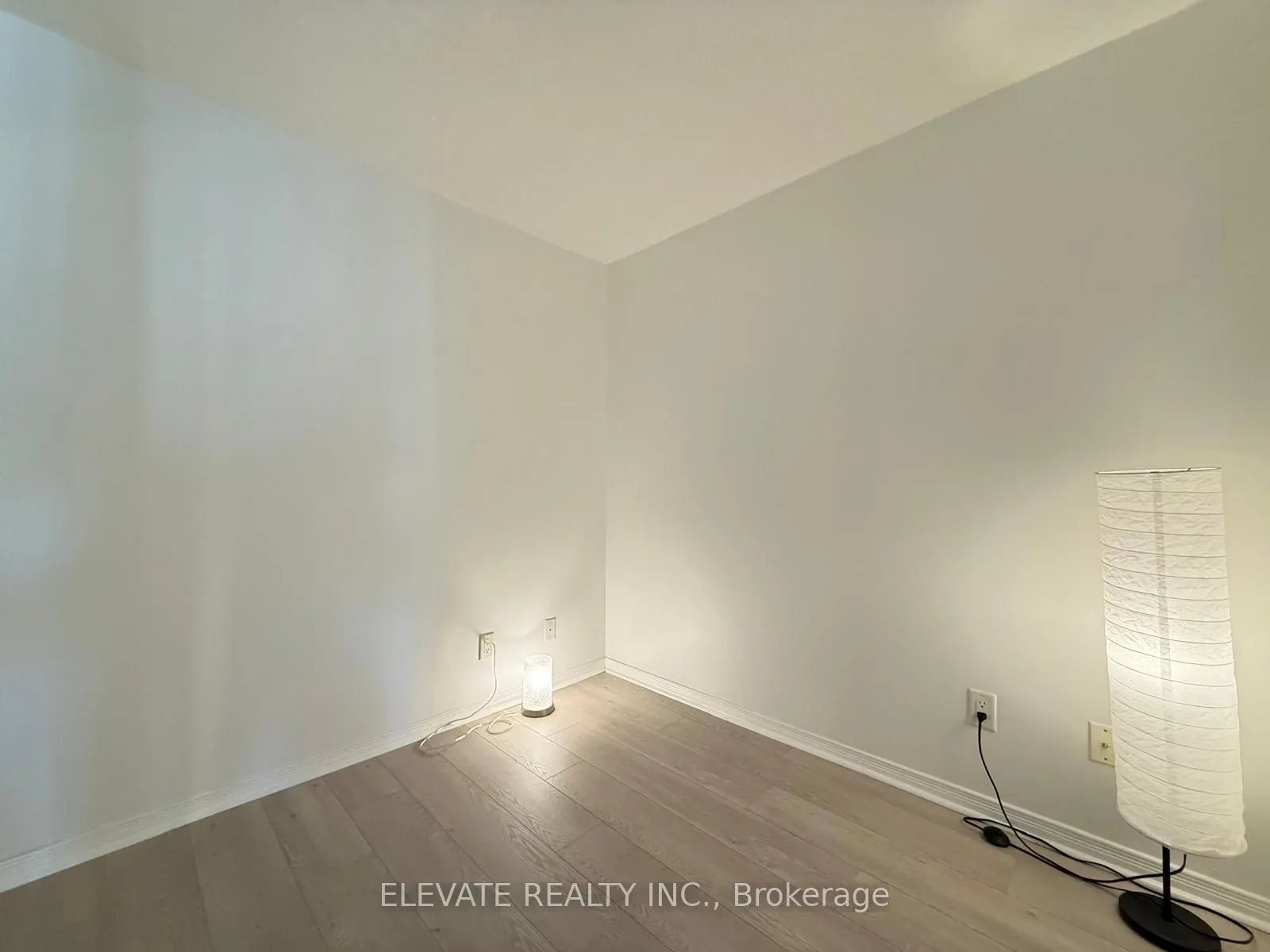 230 King Street E, #1216