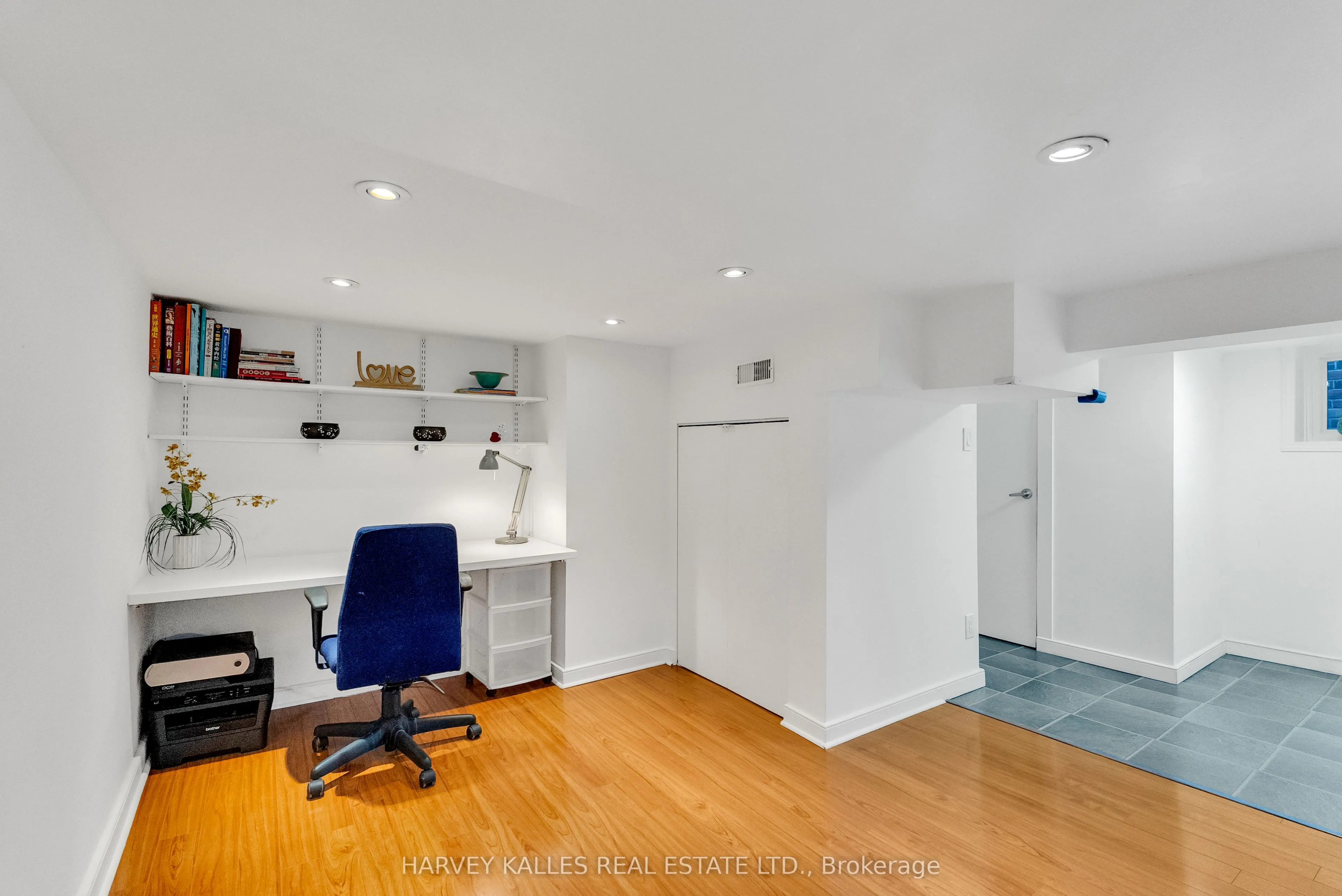 89 Lawrence Avenue W