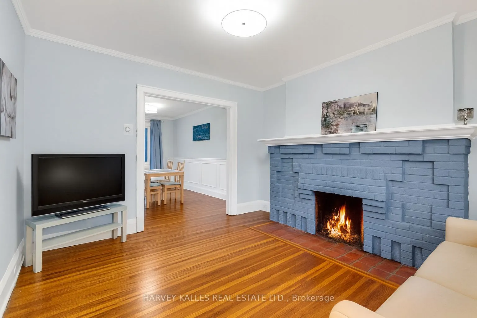 89 Lawrence Avenue W